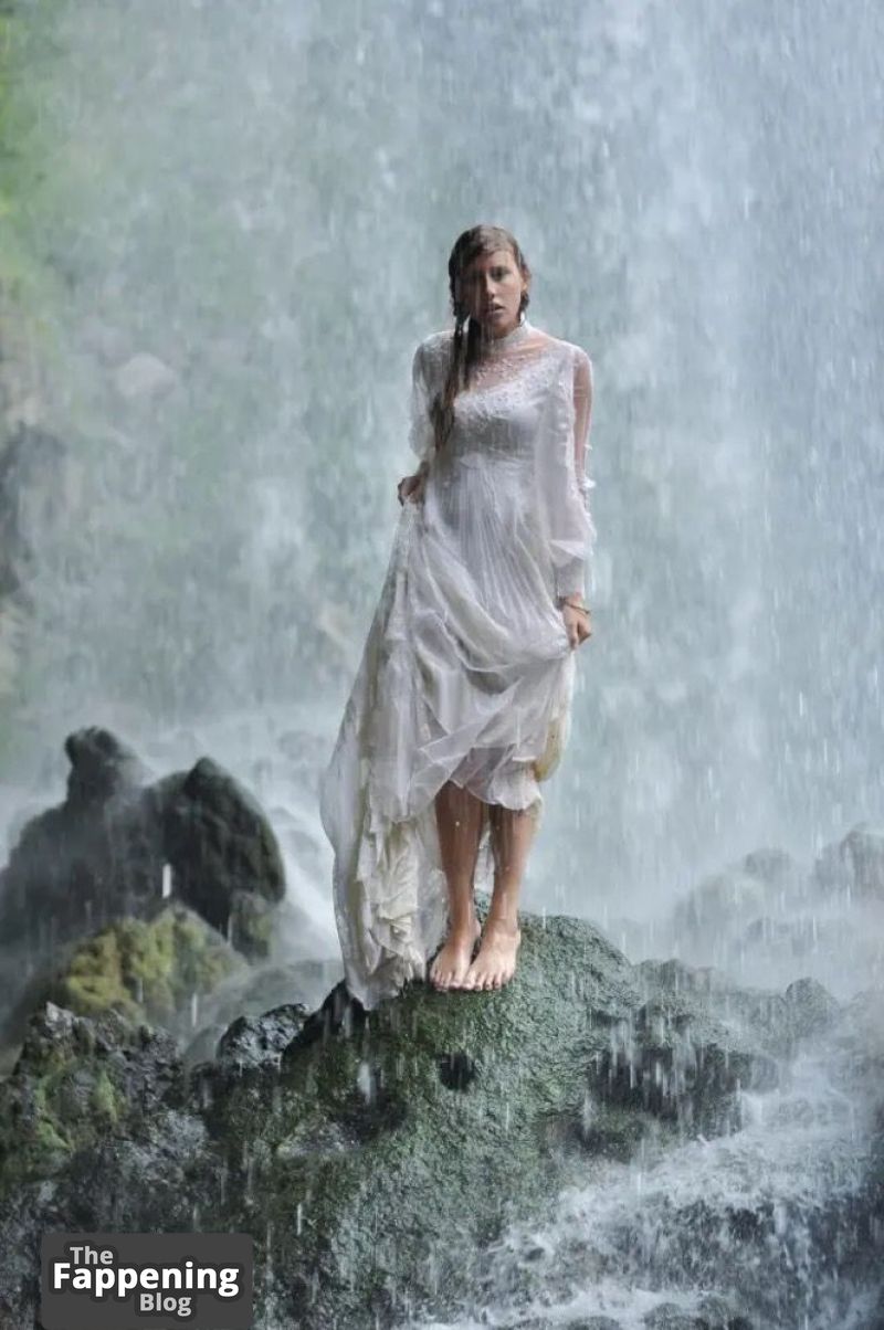 lindsley-register-nude-and-sexy-photo-collection-1095-the-fappening-pics_