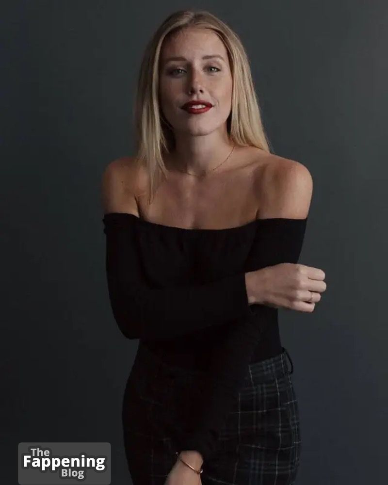 lindsley-register-nude-and-sexy-photo-collection-2776-the-fappening-pics_