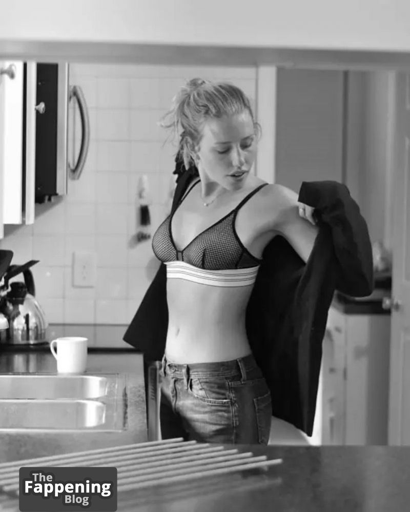 lindsley-register-nude-and-sexy-photo-collection-3311-the-fappening-pics_