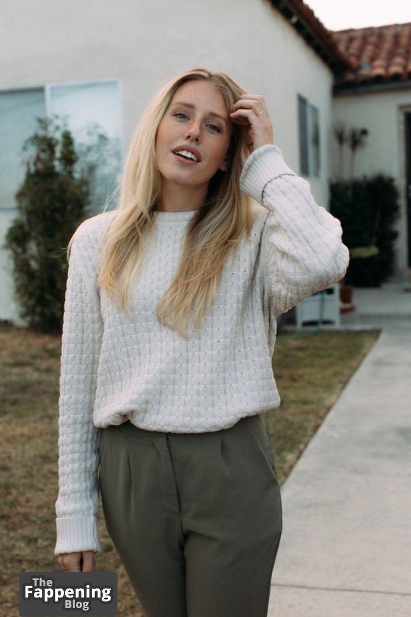 lindsley-register-nude-and-sexy-photo-collection-84-the-fappening-pics_