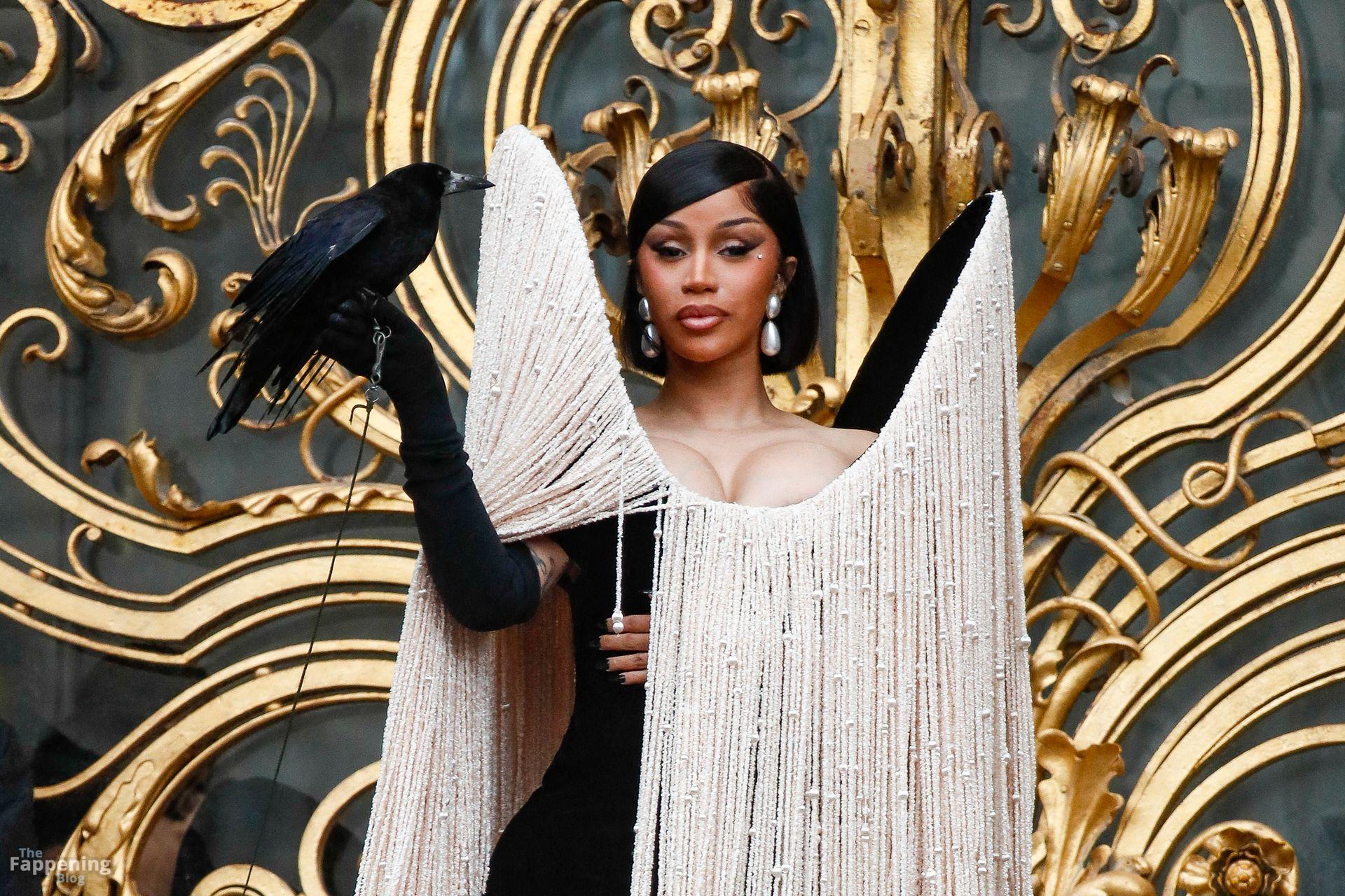 cardi-b-sexy-10-the-fappening-pics_-1