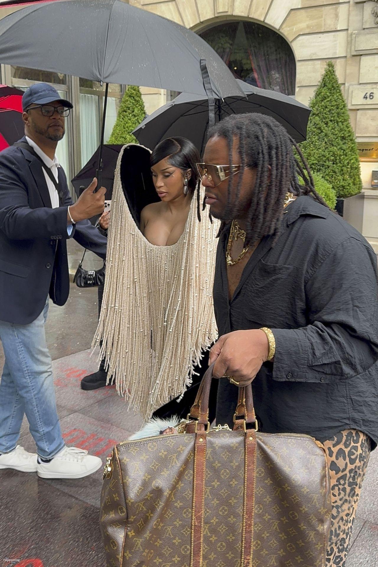 cardi-b-sexy-100-the-fappening-pics_-1