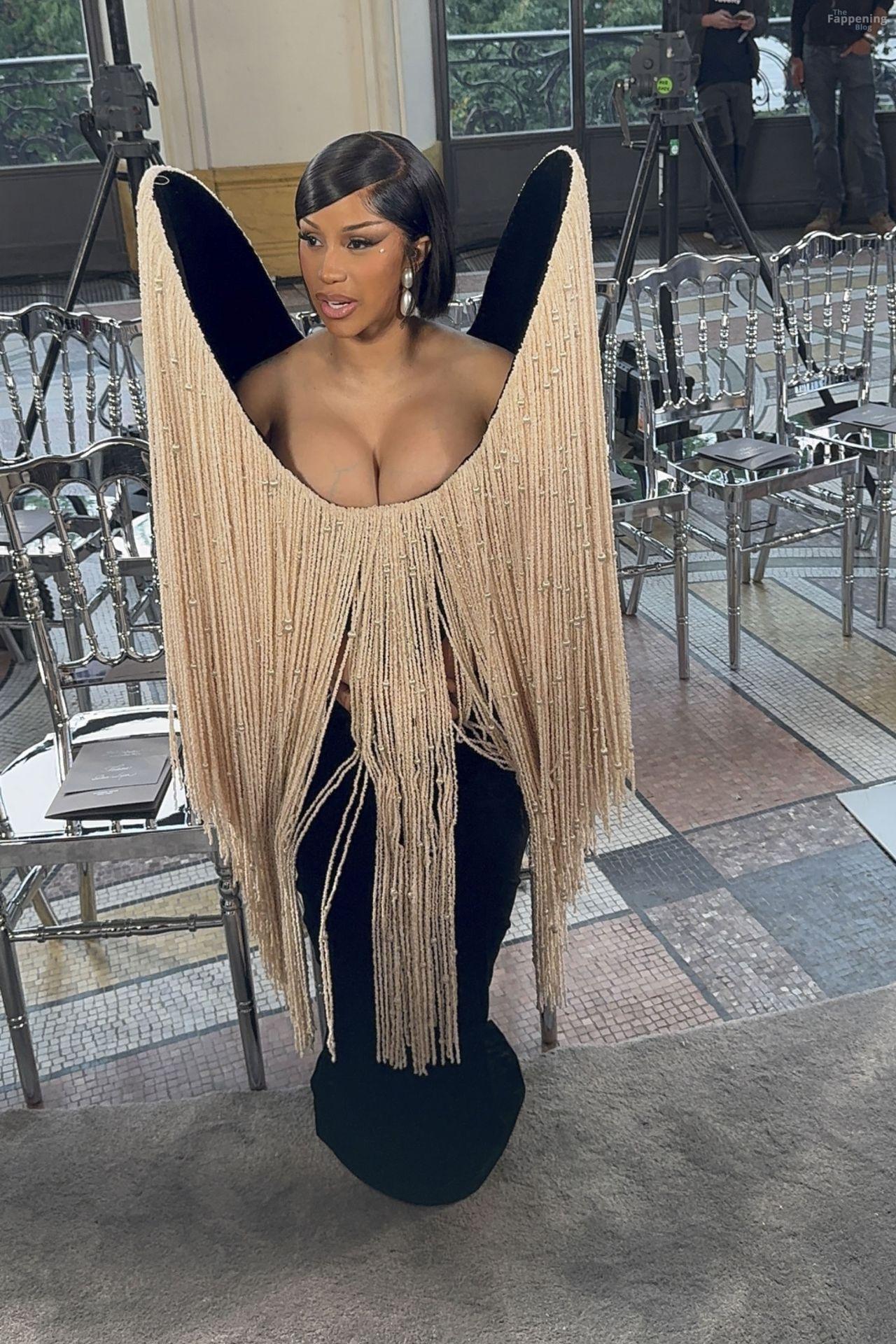 cardi-b-sexy-105-the-fappening-pics_-1
