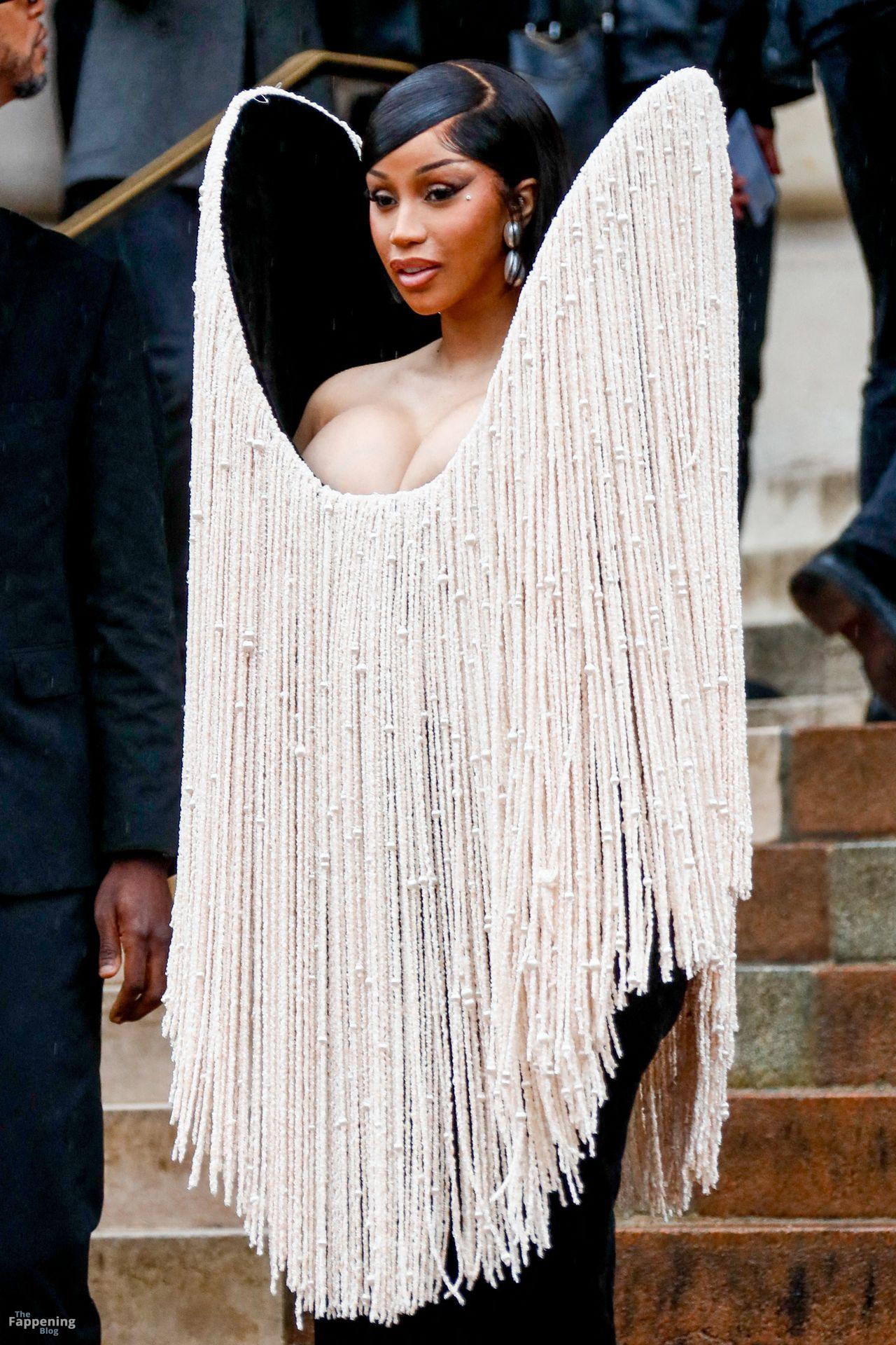 cardi-b-sexy-11-the-fappening-pics_-1