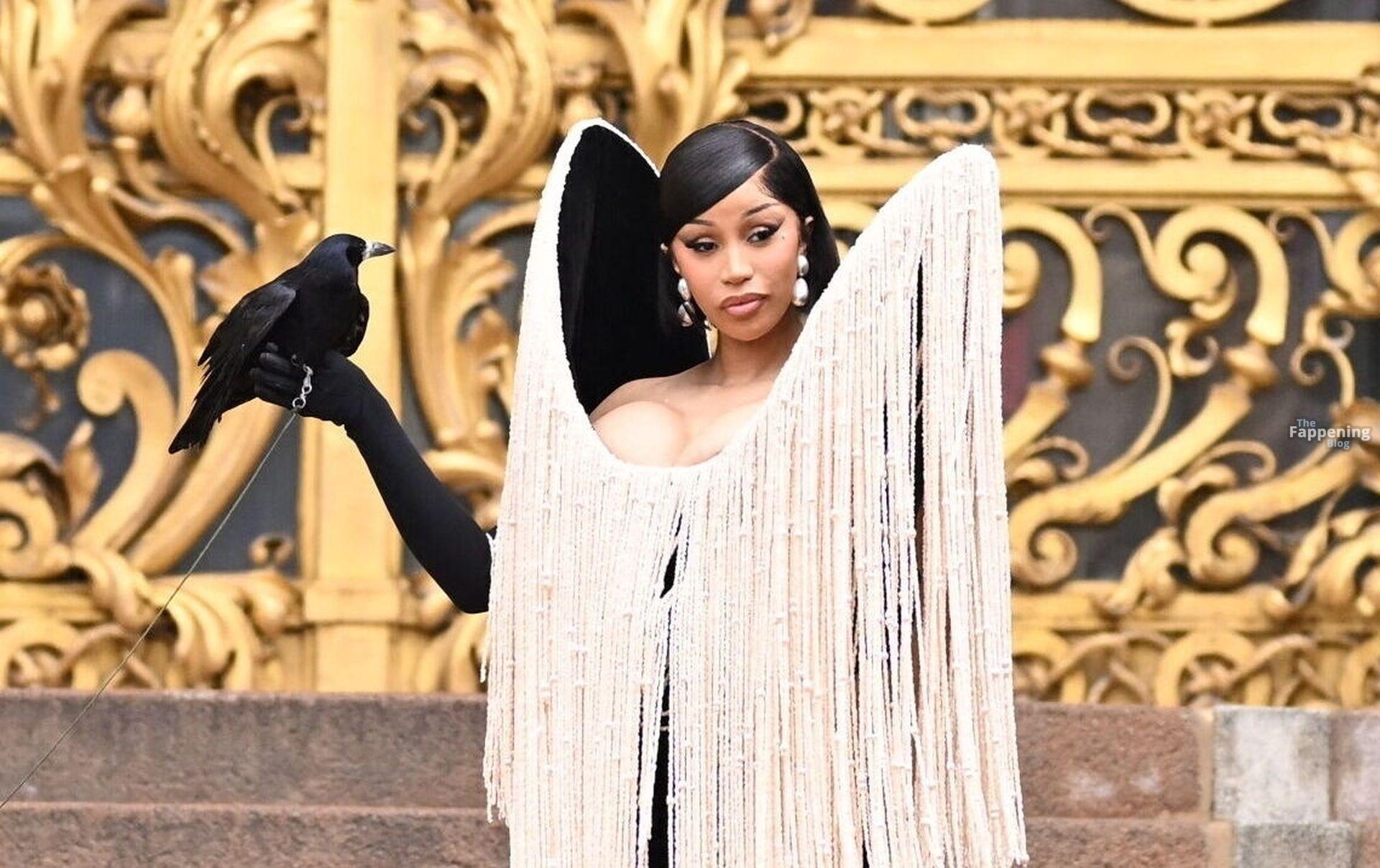cardi-b-sexy-113-the-fappening-pics_-1