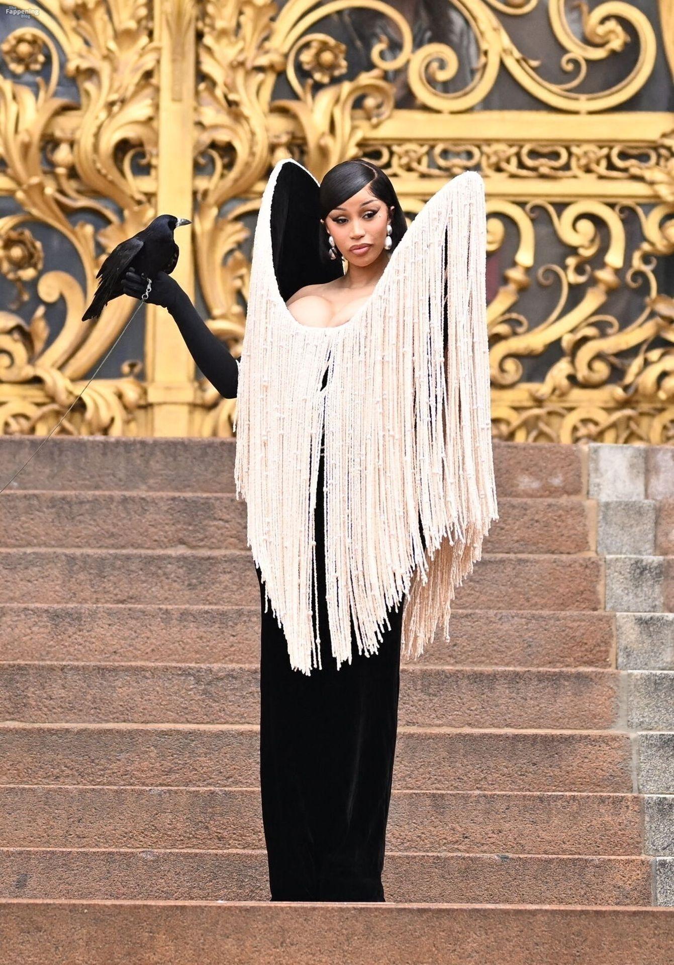cardi-b-sexy-115-the-fappening-pics_-1