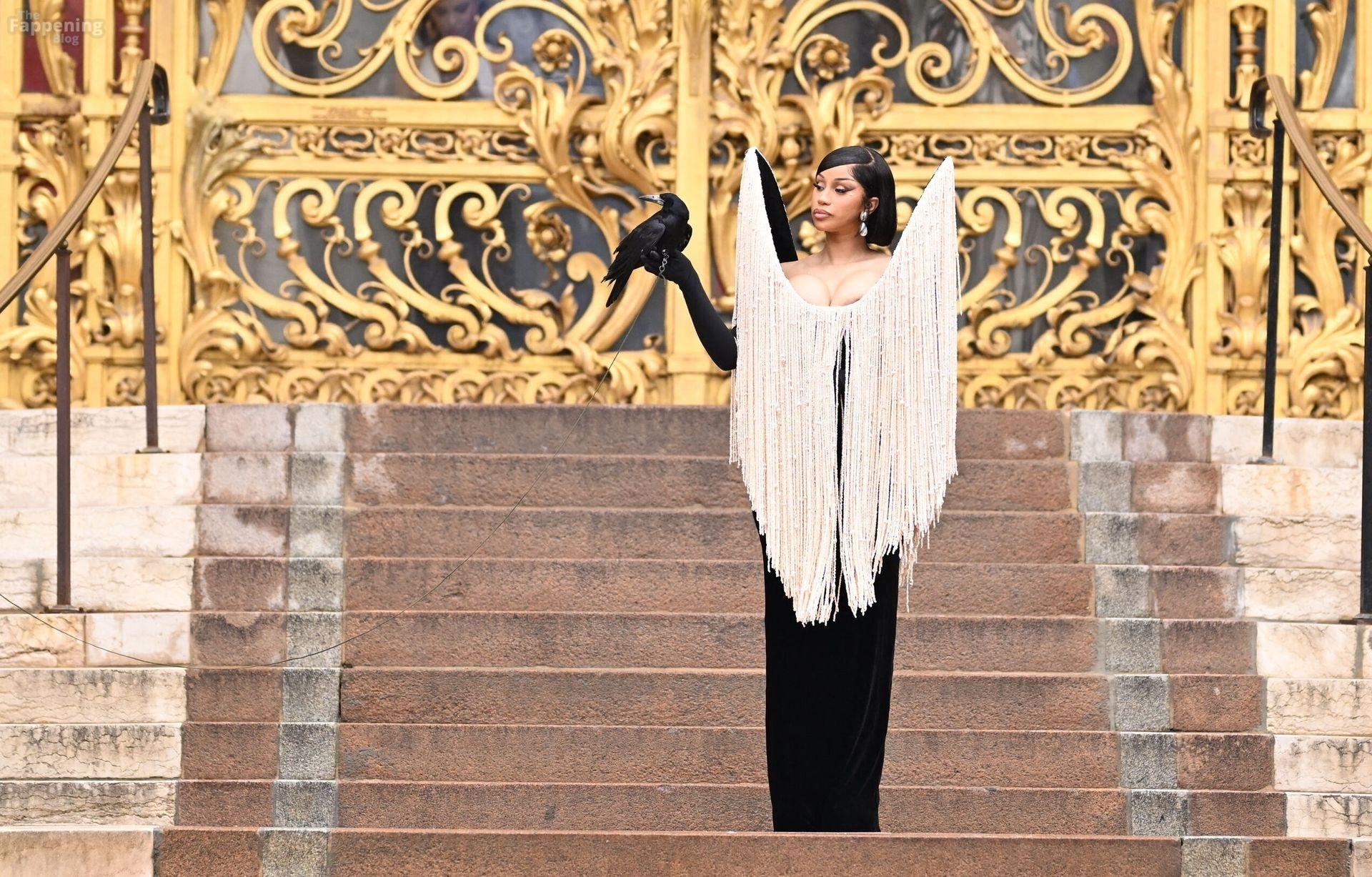 cardi-b-sexy-116-the-fappening-pics_-1