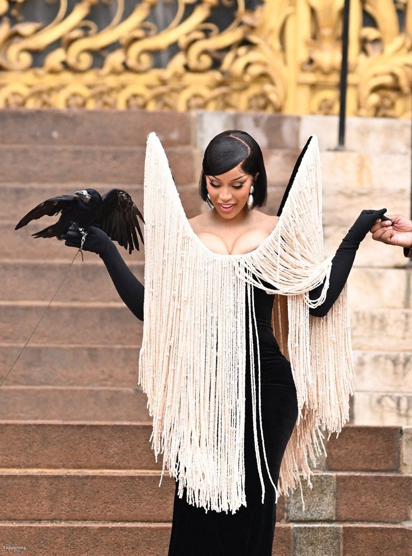 cardi-b-sexy-118-the-fappening-pics_-1