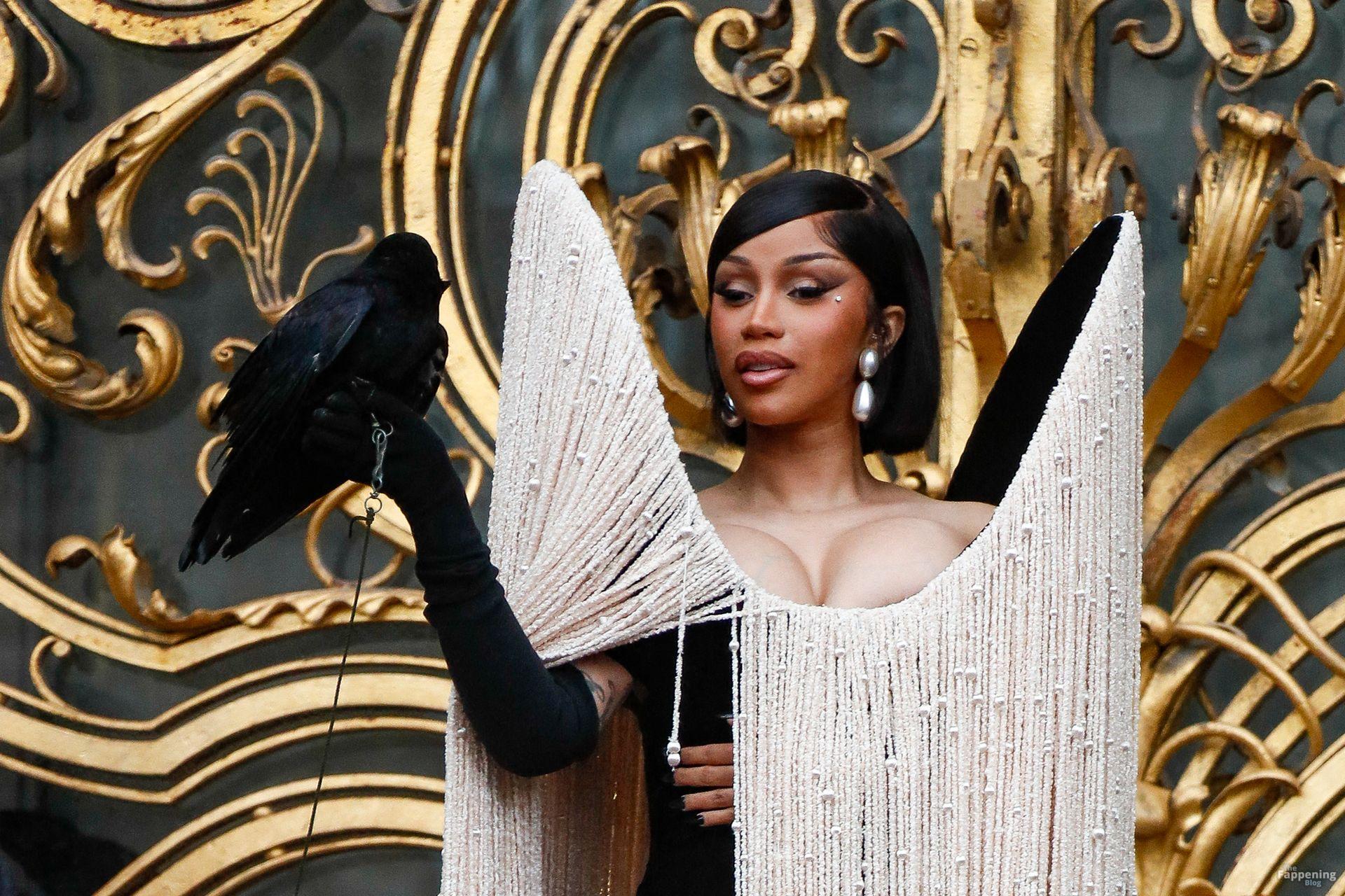 cardi-b-sexy-12-the-fappening-pics_-1