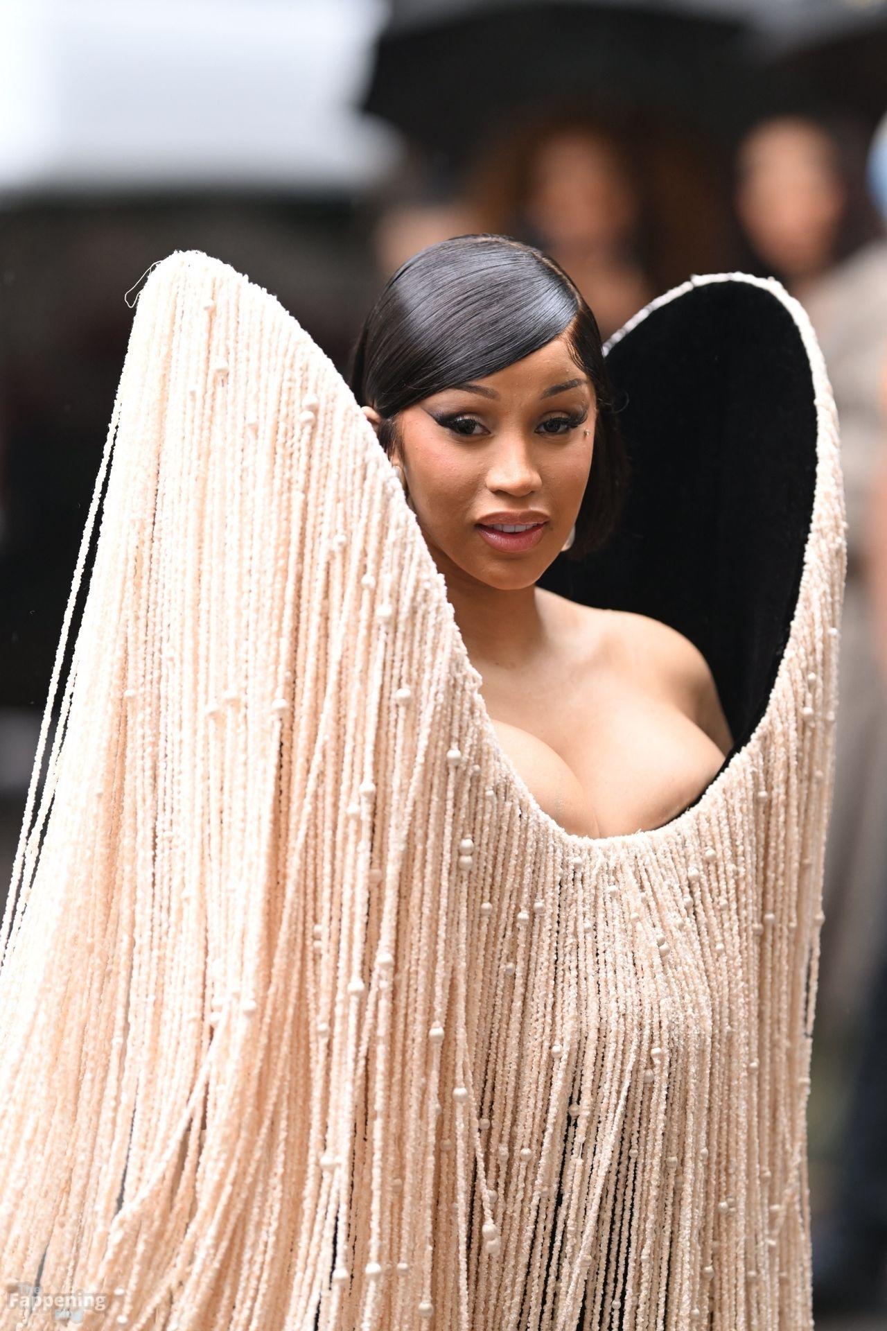 cardi-b-sexy-121-the-fappening-pics_