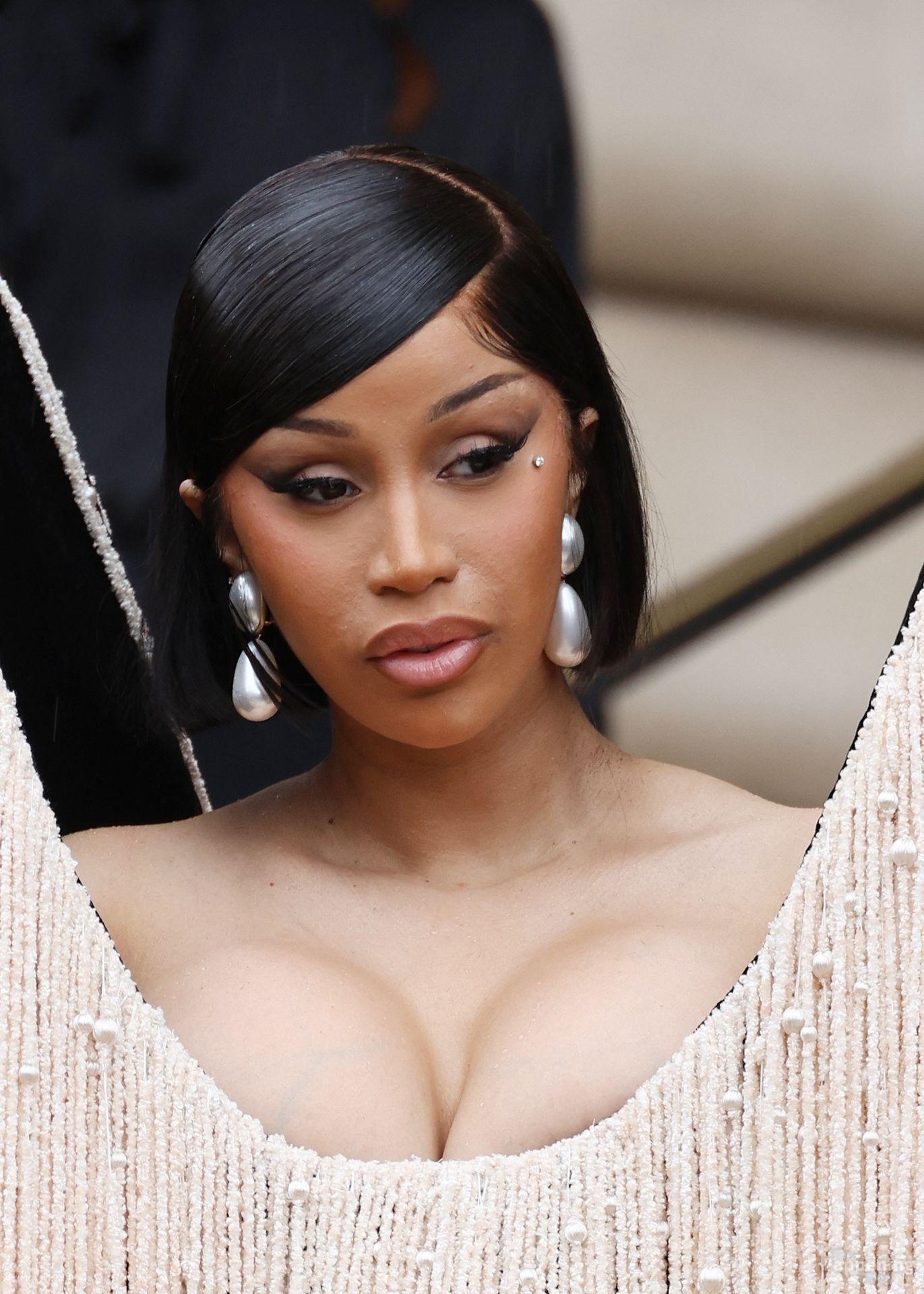 cardi-b-sexy-132-the-fappening-pics_