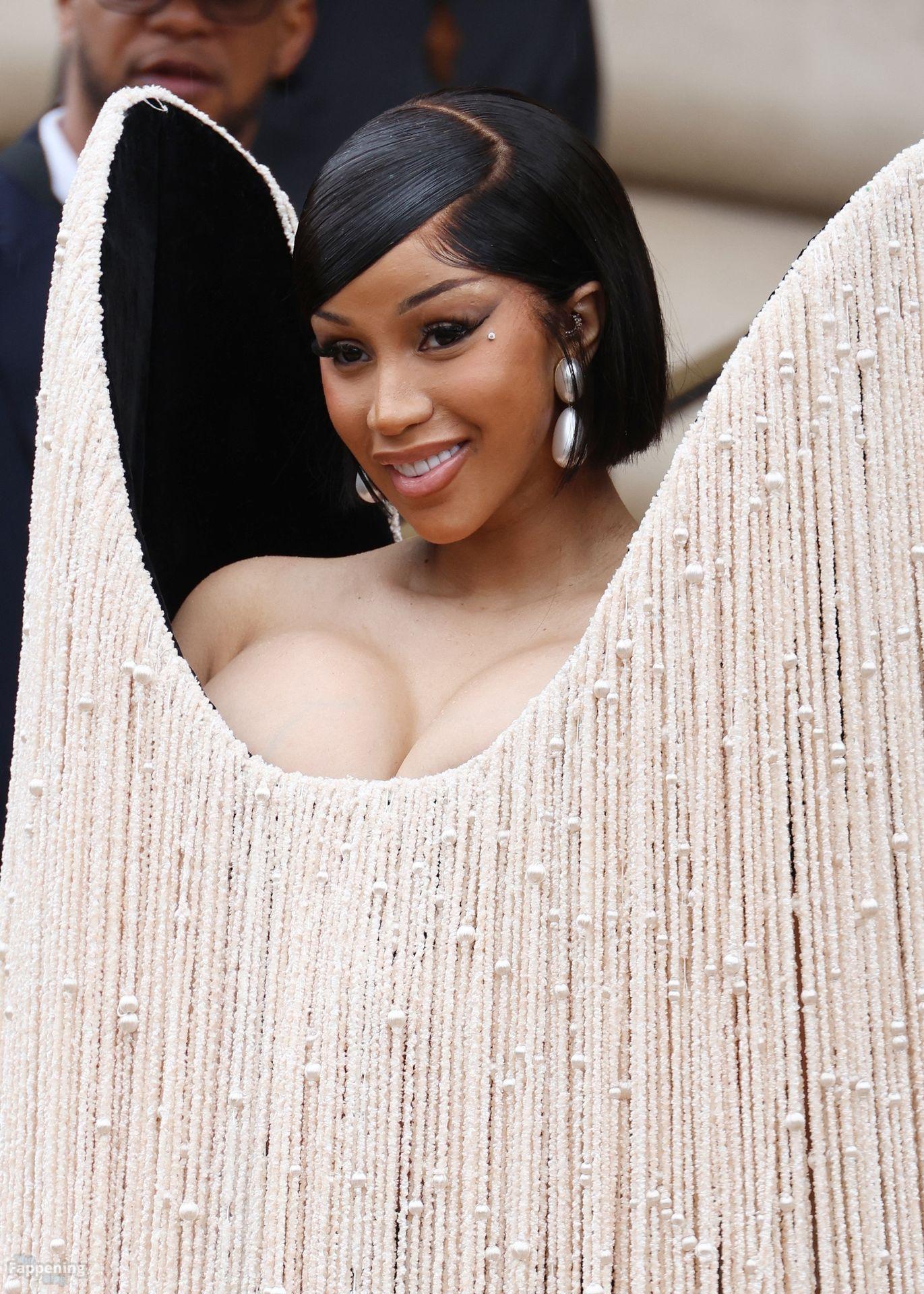 cardi-b-sexy-134-the-fappening-pics_