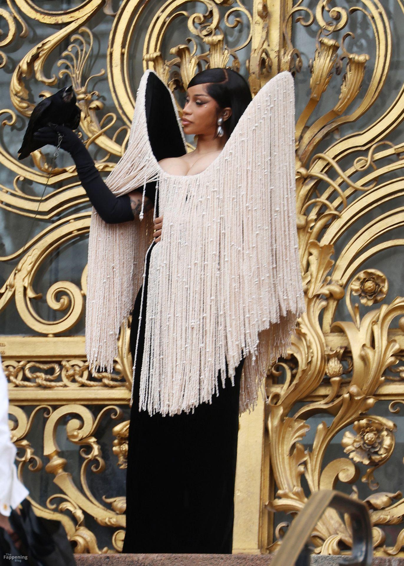 cardi-b-sexy-135-the-fappening-pics_