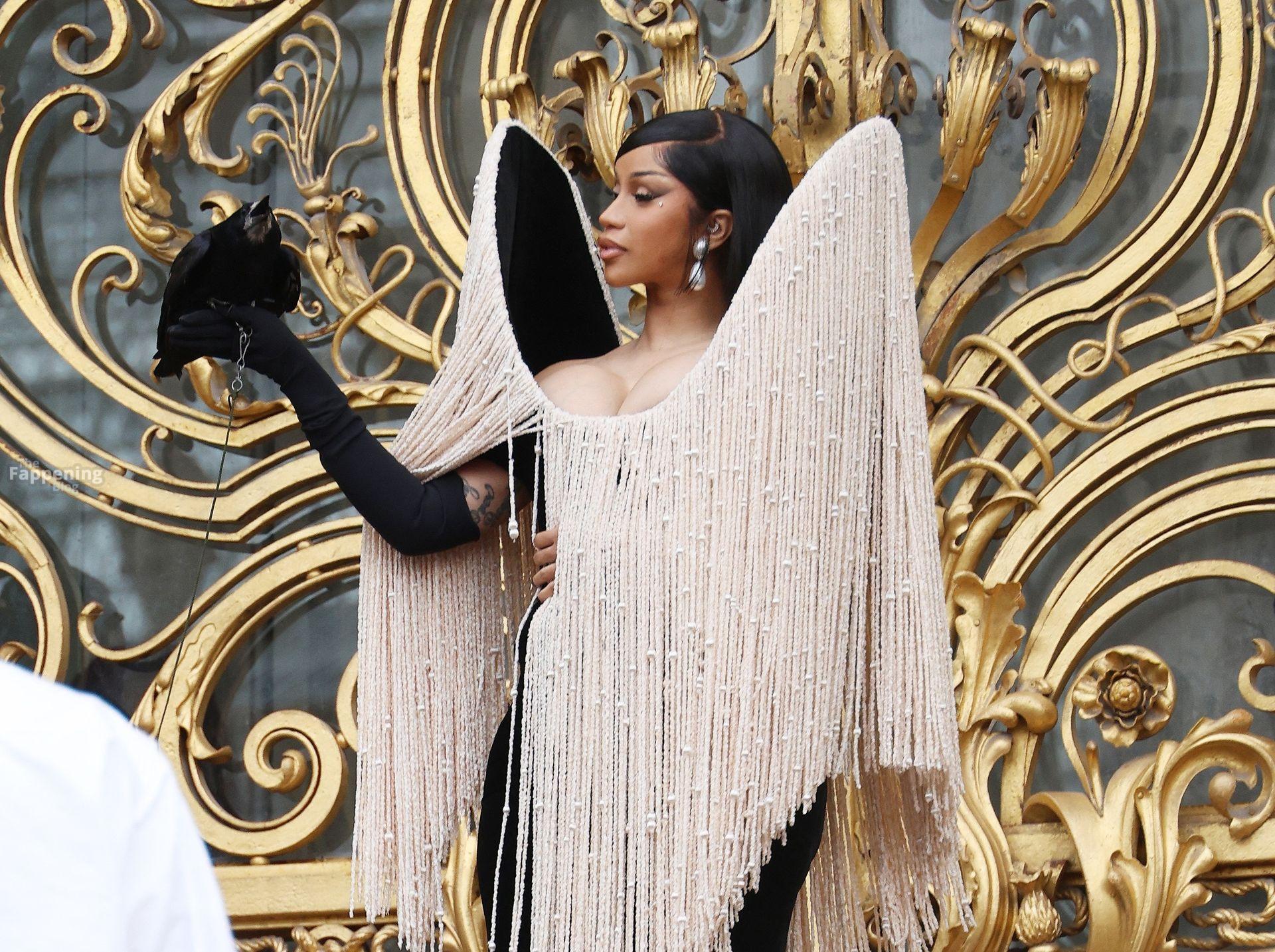 cardi-b-sexy-136-the-fappening-pics_