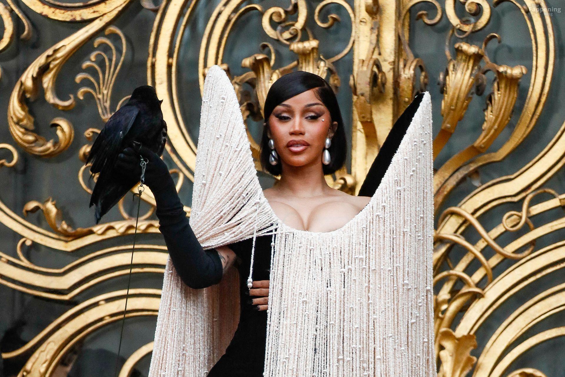 cardi-b-sexy-14-the-fappening-pics_-1