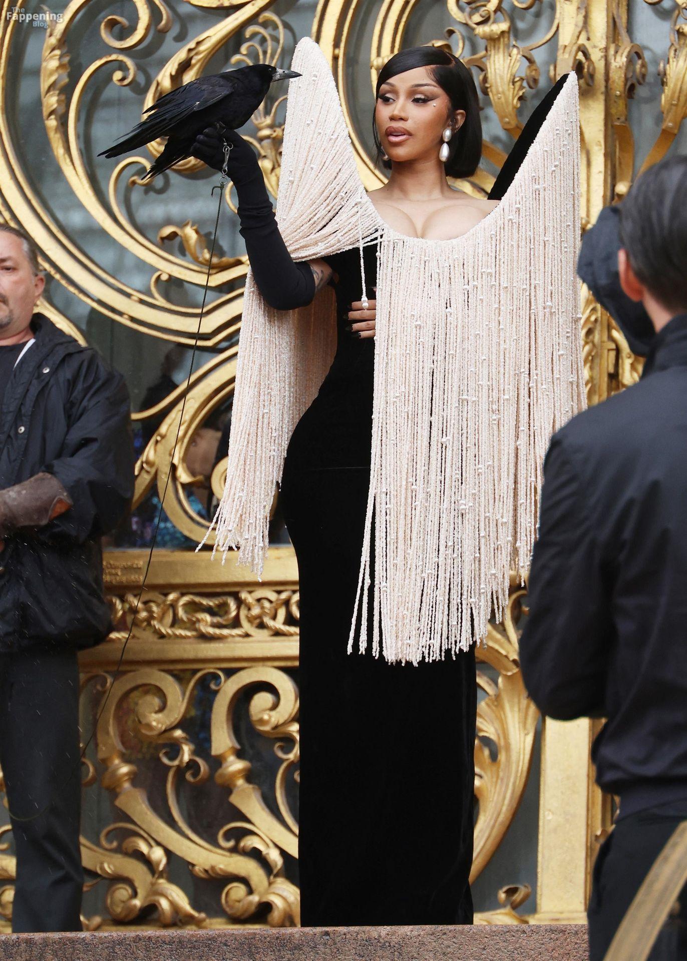 cardi-b-sexy-142-the-fappening-pics_