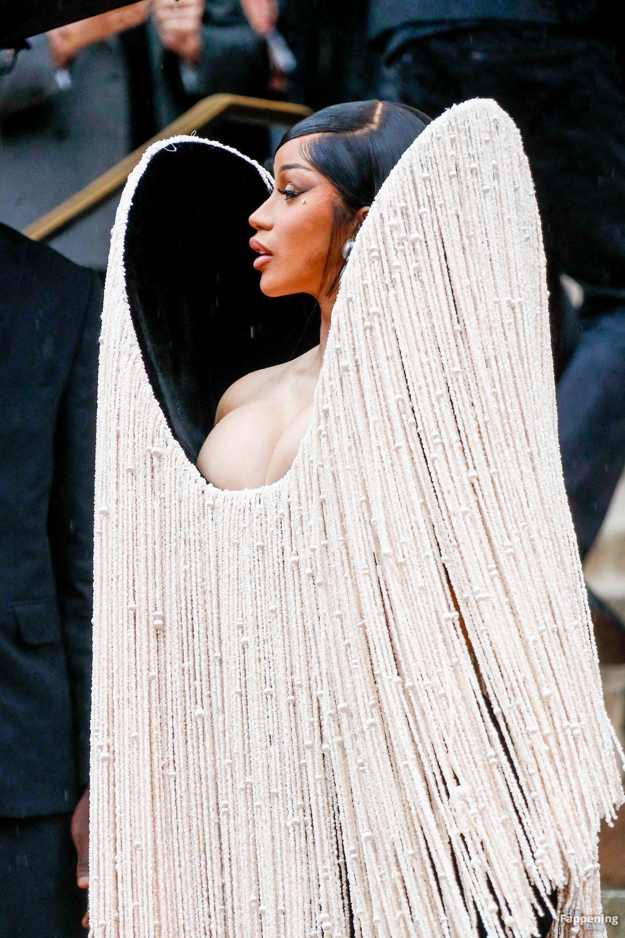 cardi-b-sexy-20-the-fappening-pics_-1