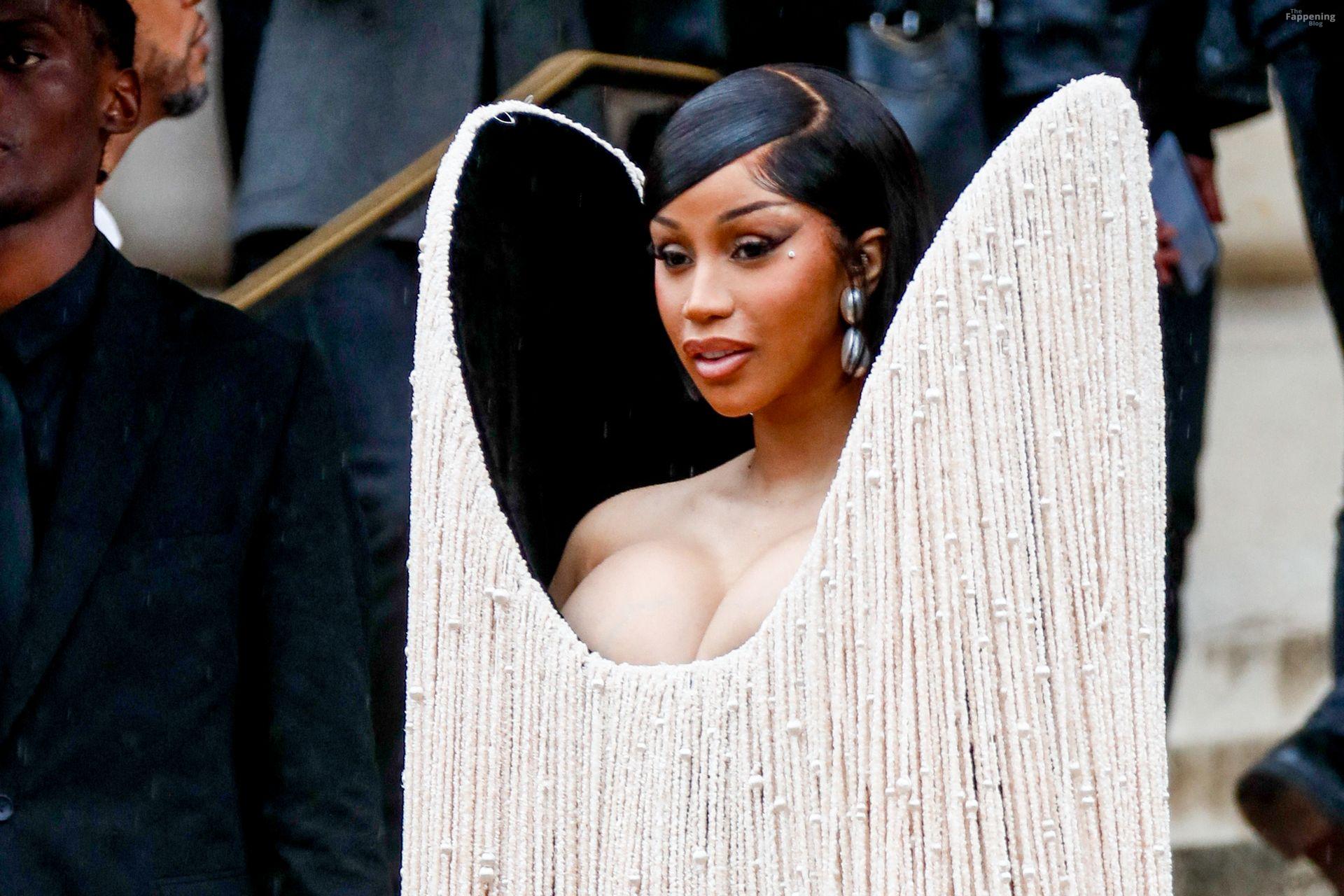 cardi-b-sexy-21-the-fappening-pics_-1