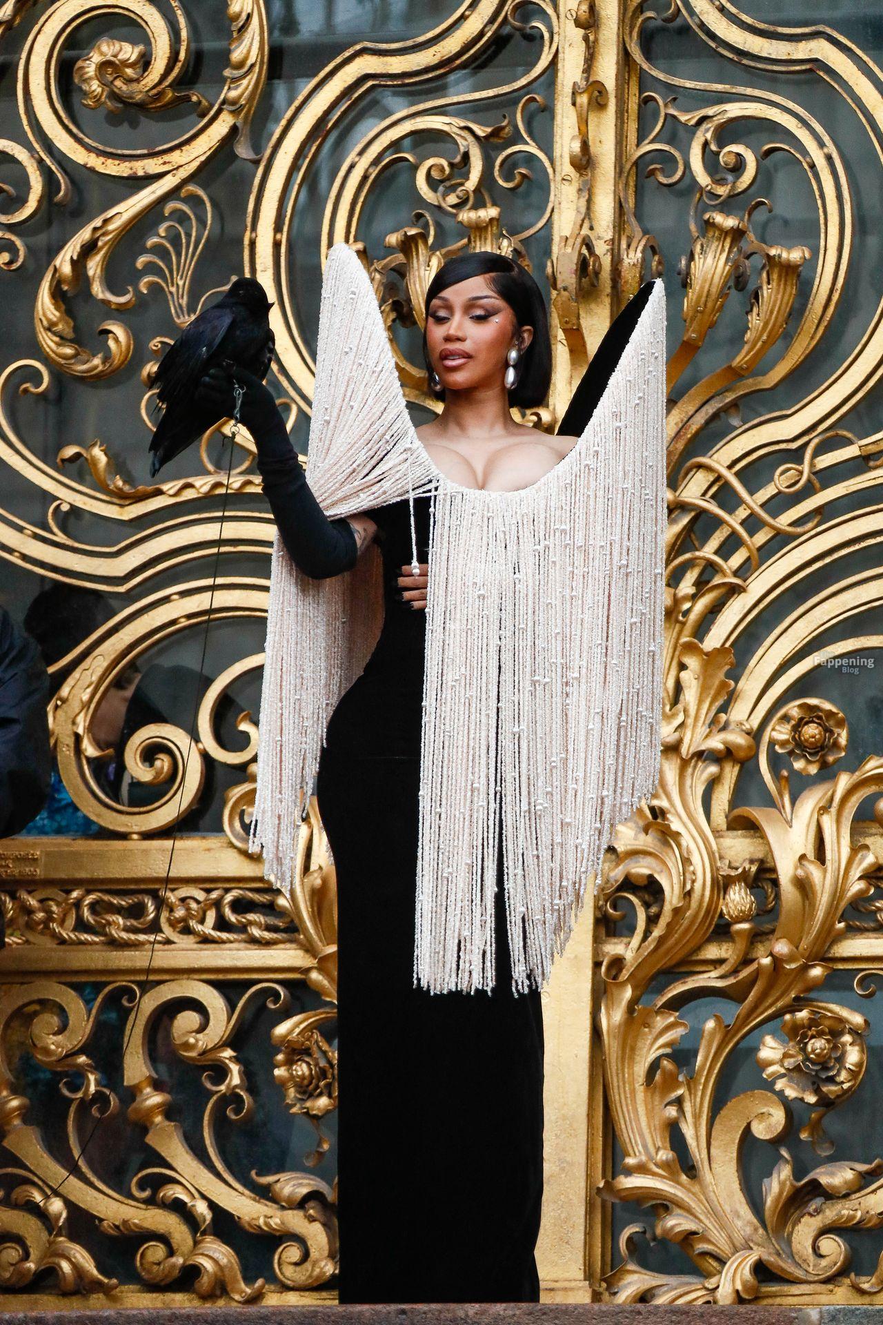 cardi-b-sexy-24-the-fappening-pics_-1