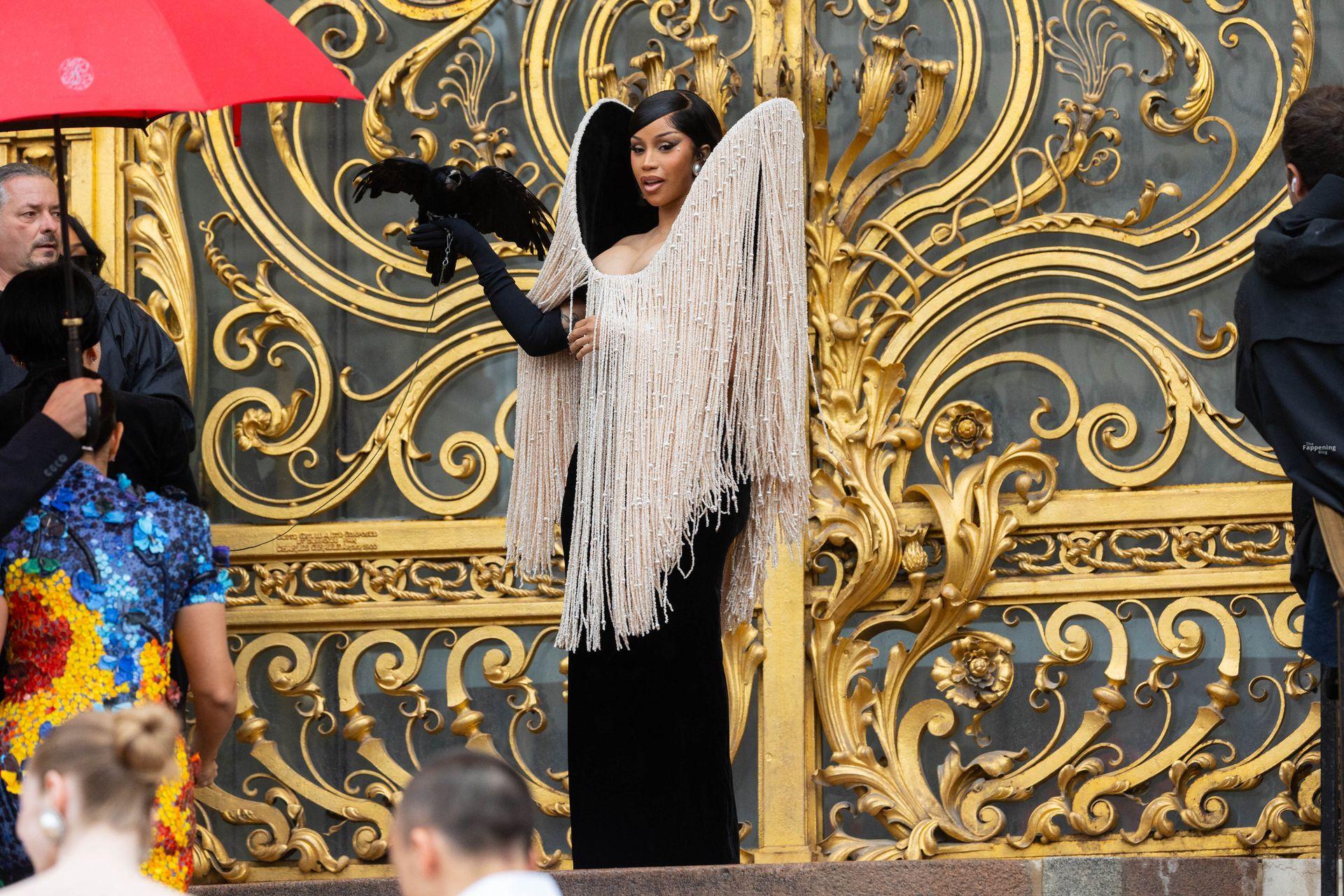 cardi-b-sexy-32-the-fappening-pics_-1