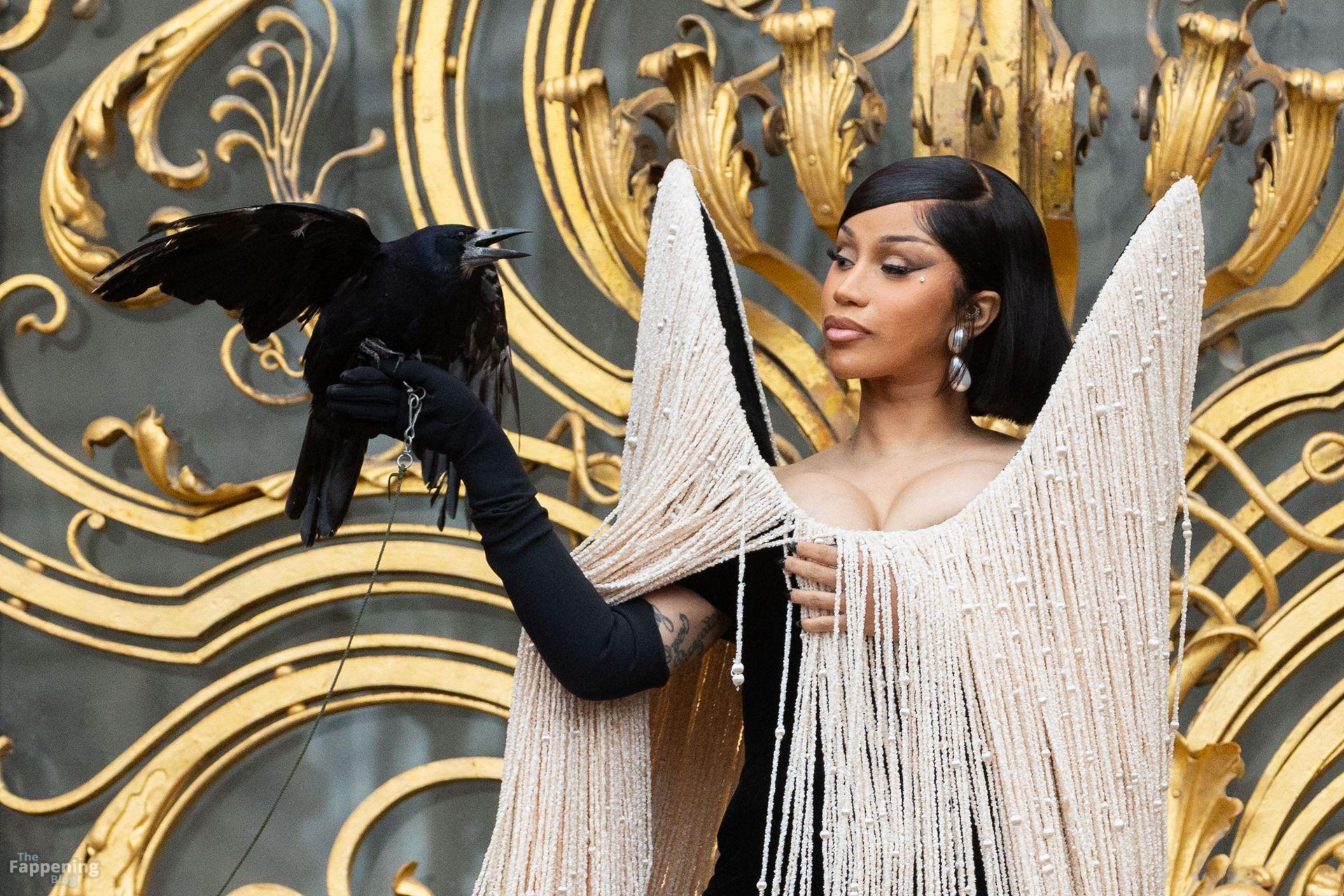 cardi-b-sexy-34-the-fappening-pics_-1