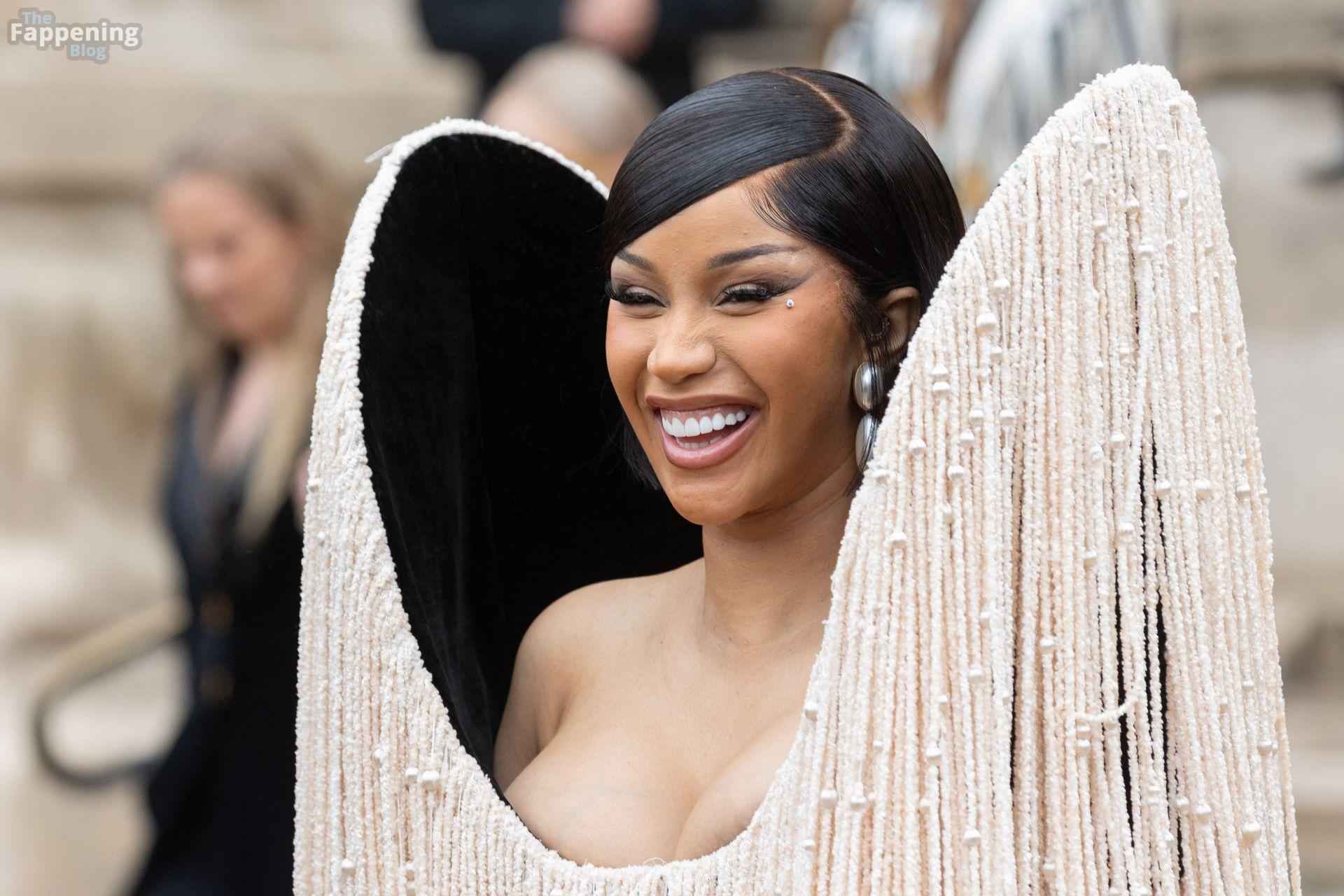 cardi-b-sexy-44-the-fappening-pics_-1
