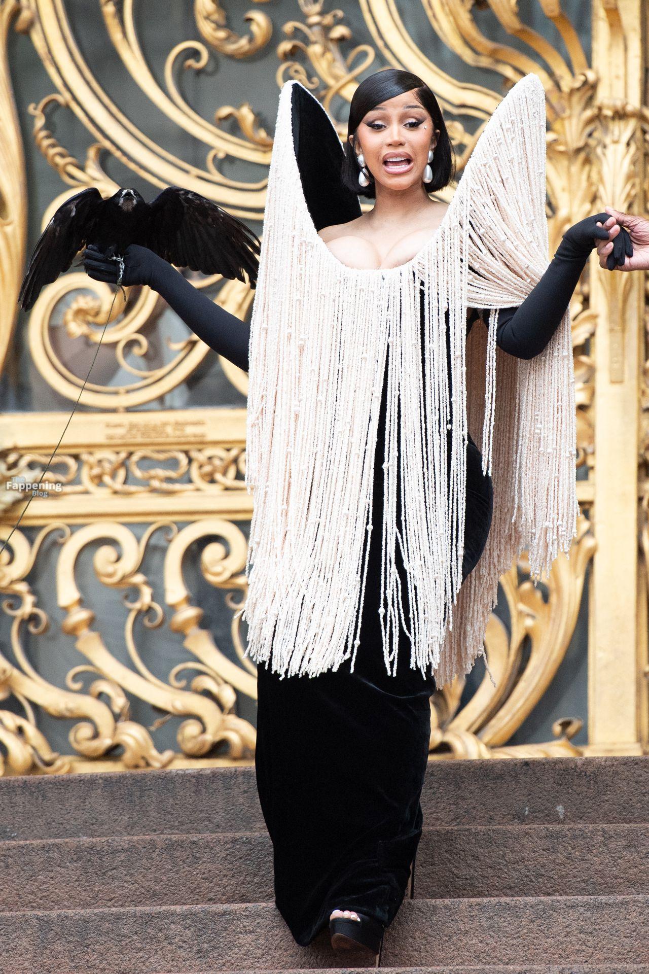 cardi-b-sexy-51-the-fappening-pics_-1