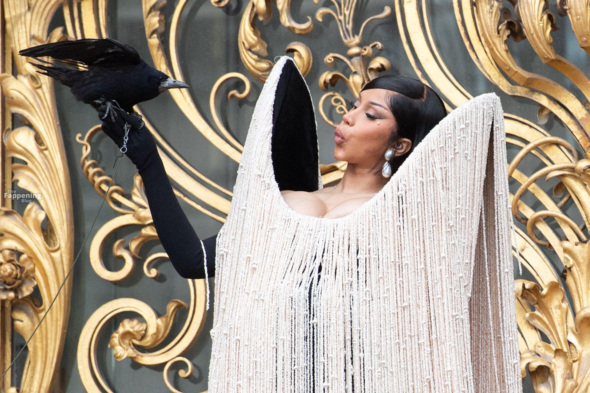 cardi-b-sexy-55-the-fappening-pics_-1