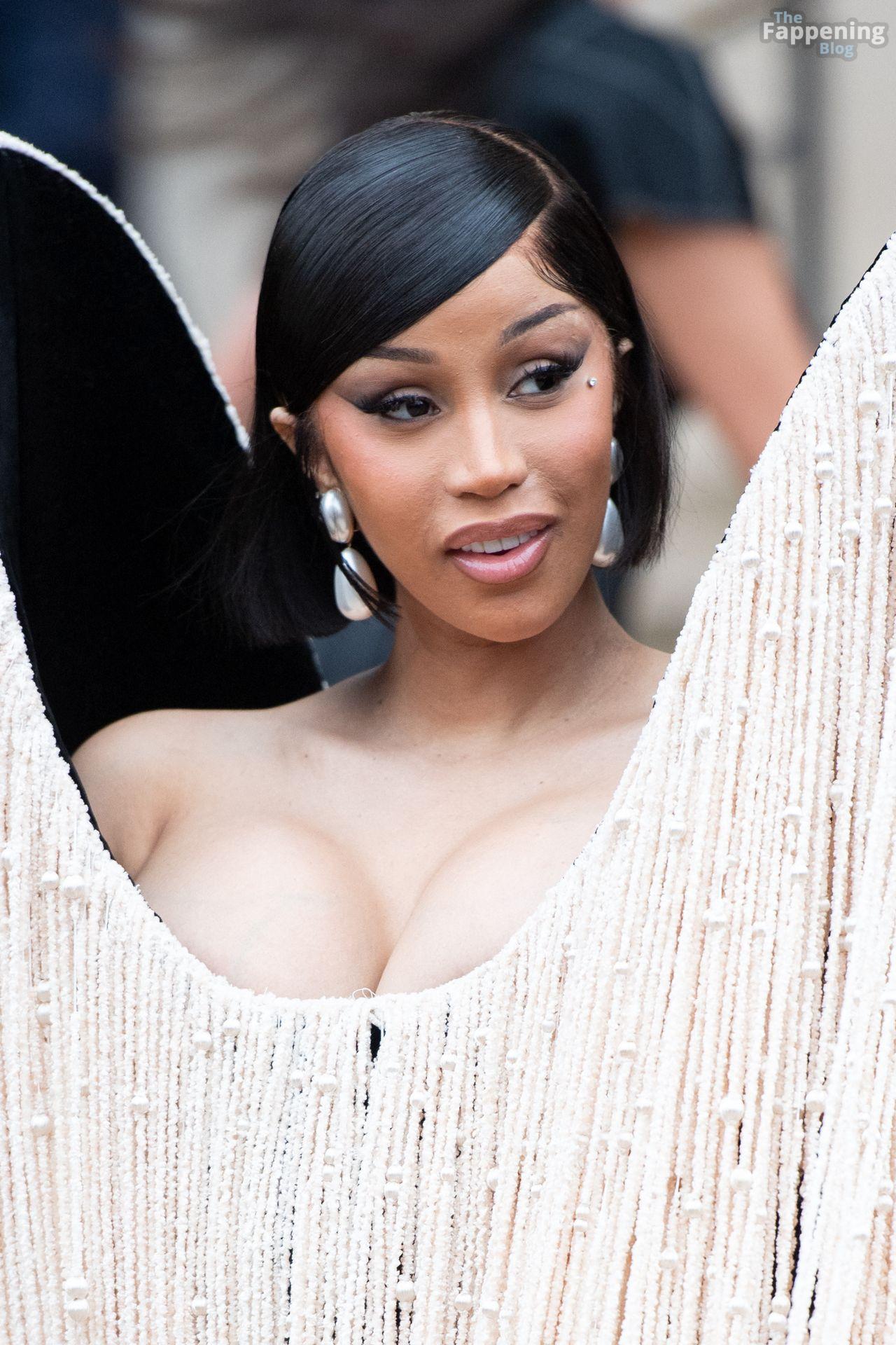 cardi-b-sexy-56-the-fappening-pics_-1