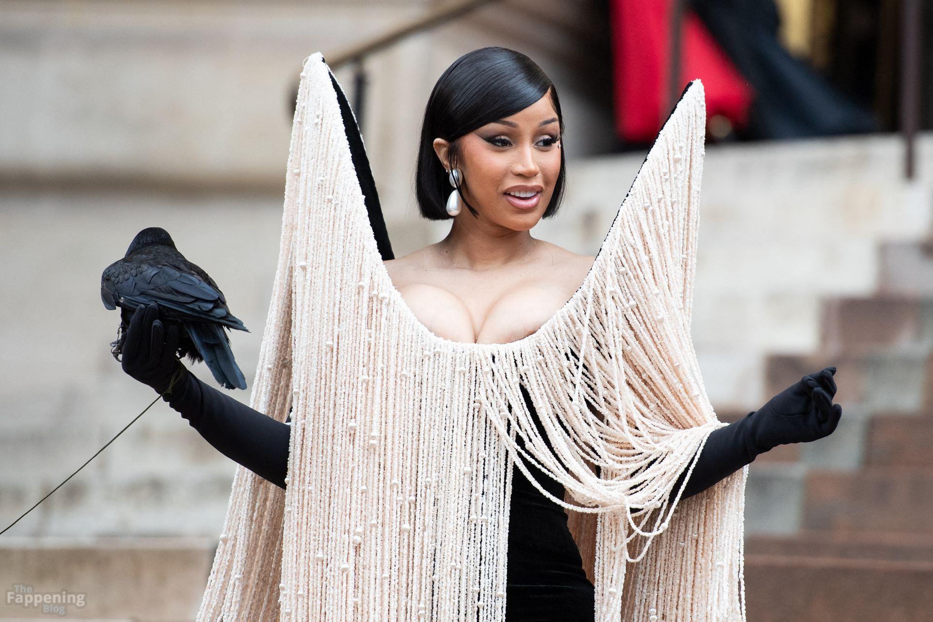 cardi-b-sexy-57-the-fappening-pics_-1