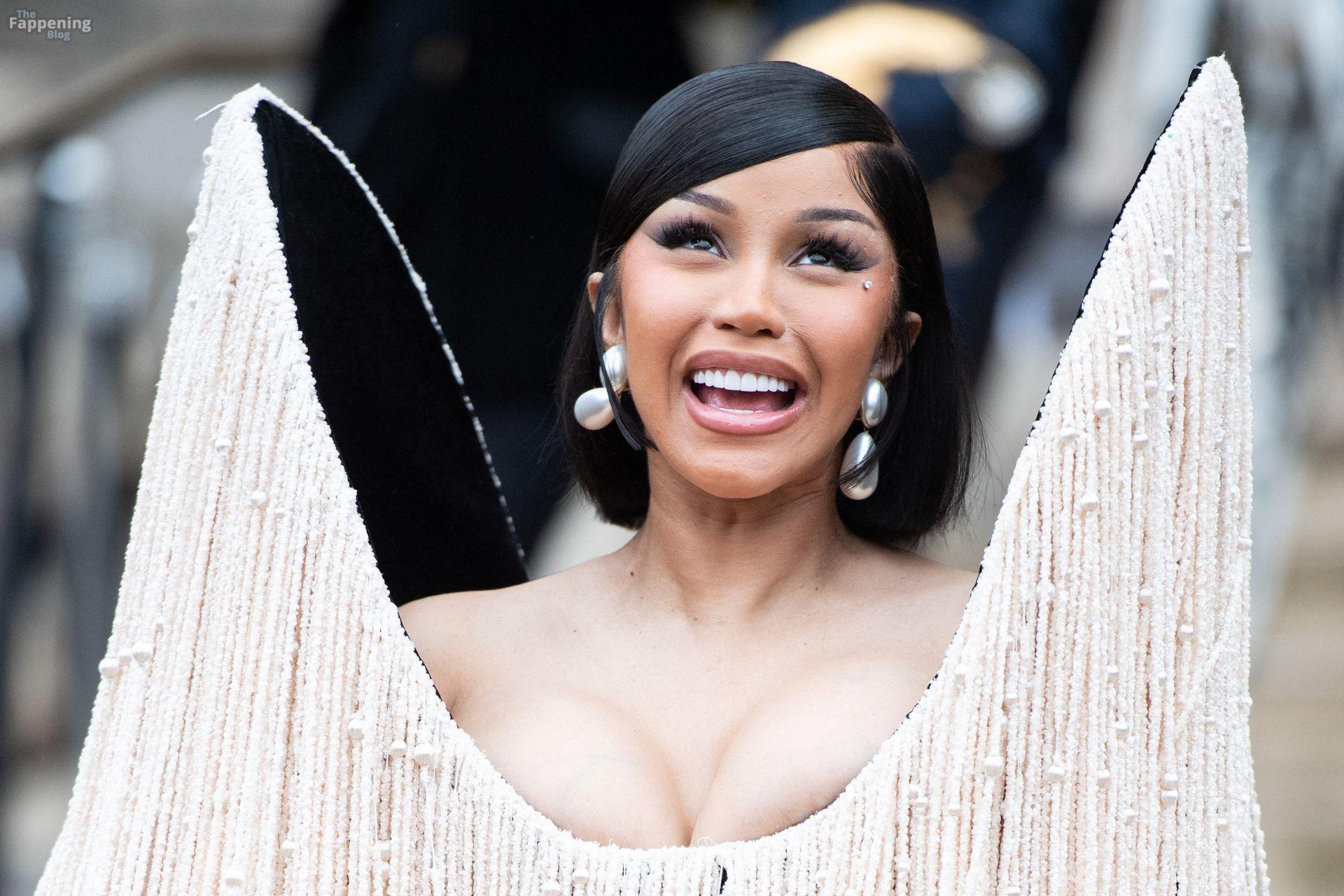 cardi-b-sexy-58-the-fappening-pics_-1