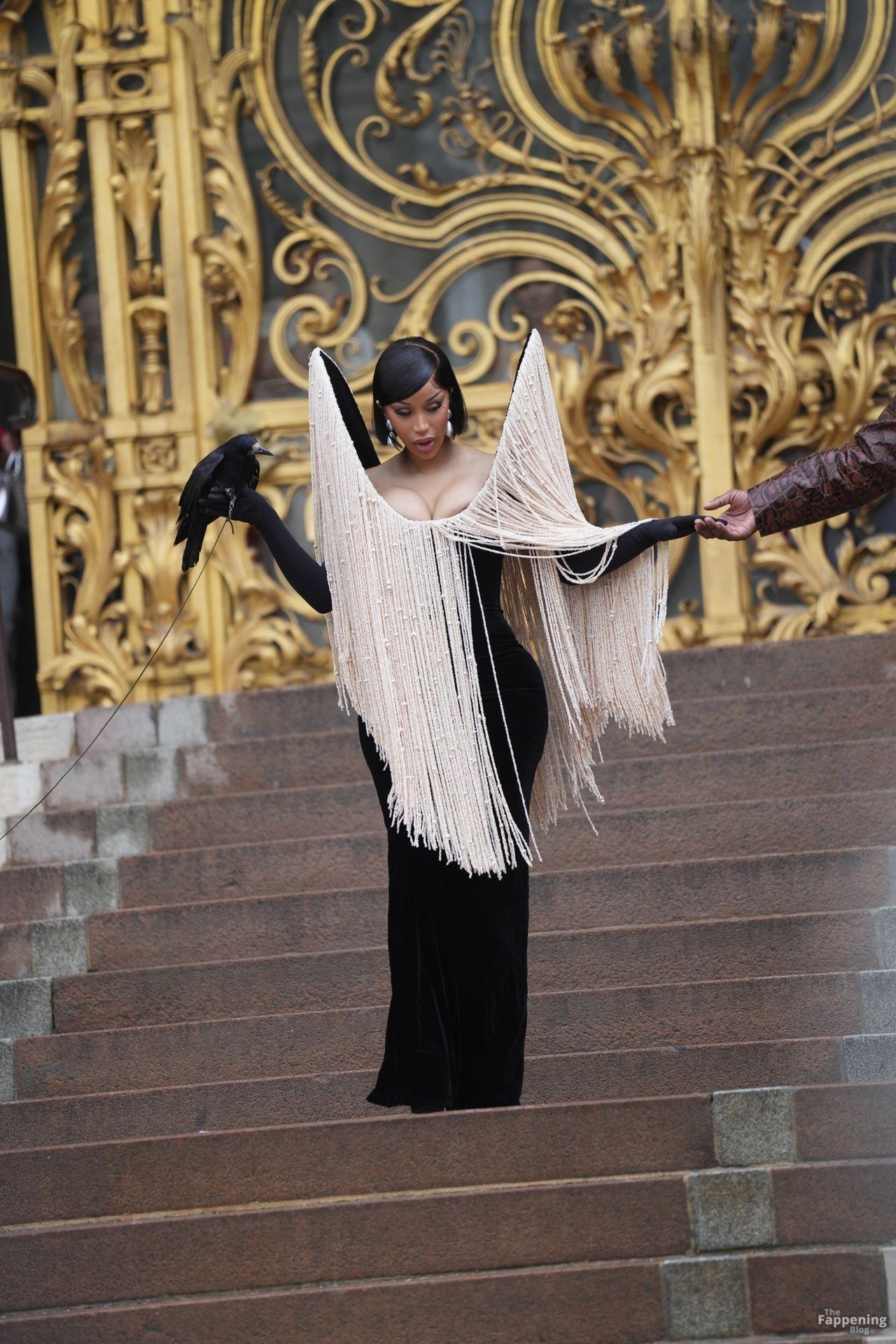 cardi-b-sexy-62-the-fappening-pics_-1