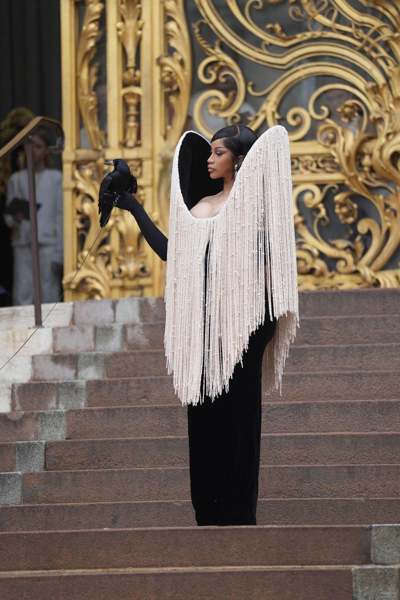 cardi-b-sexy-64-the-fappening-pics_-1