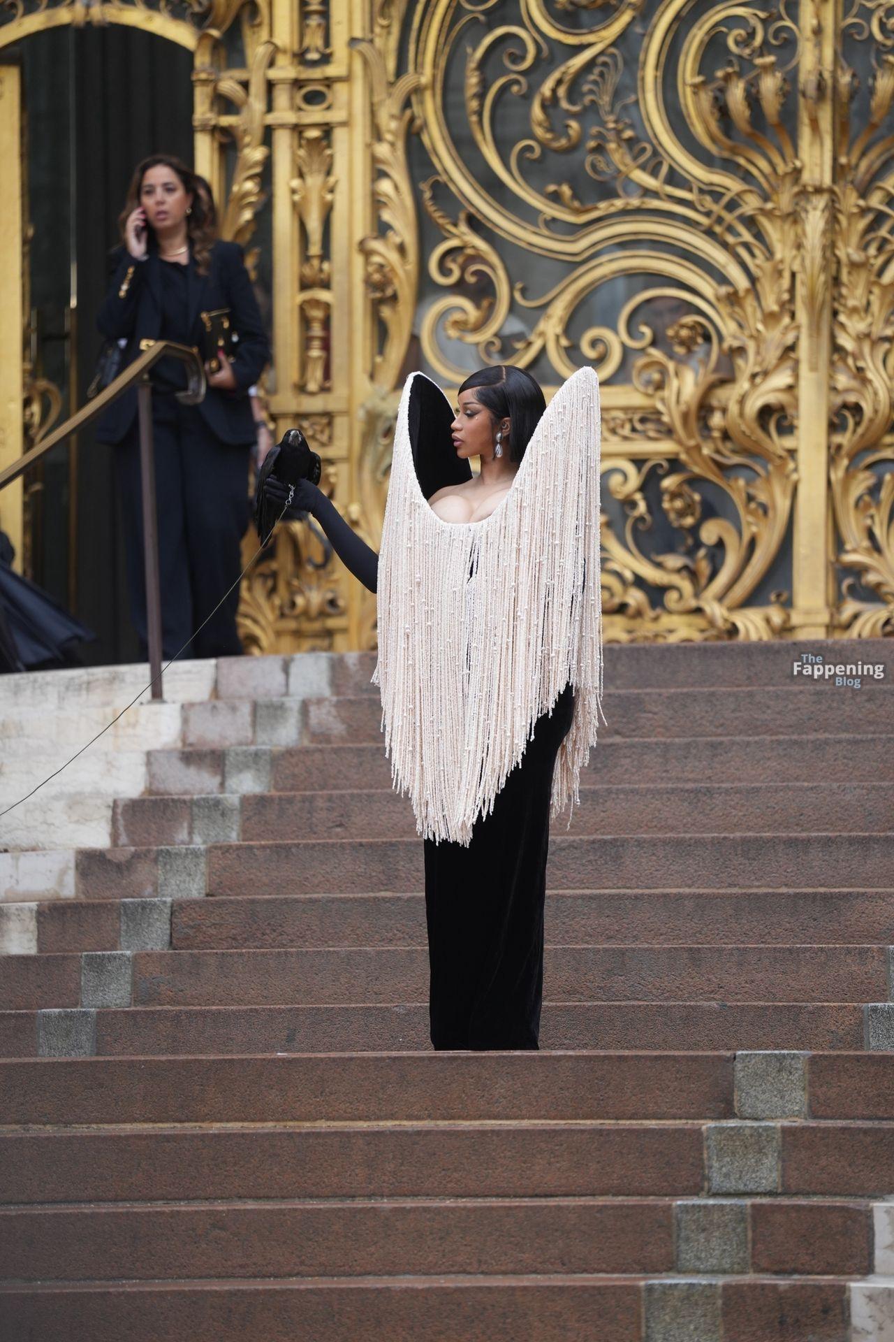 cardi-b-sexy-66-the-fappening-pics_-1