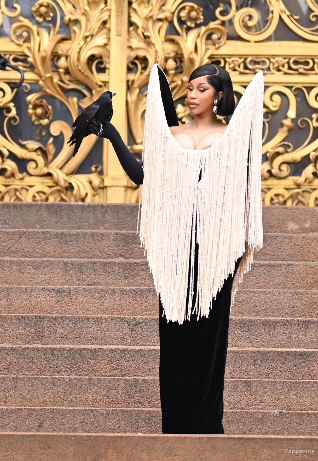 cardi-b-sexy-74-the-fappening-pics_-1