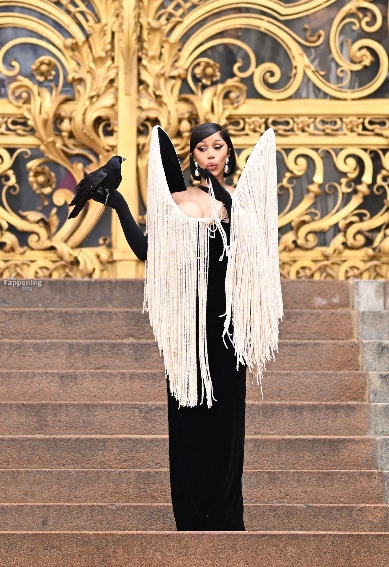 cardi-b-sexy-75-the-fappening-pics_-1