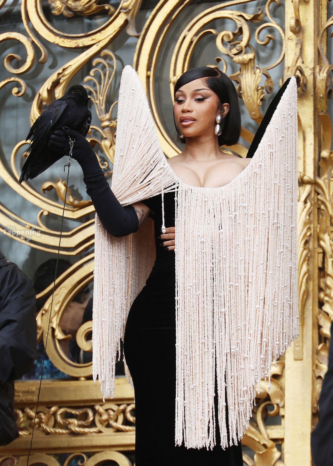 cardi-b-sexy-8-the-fappening-pics_-1