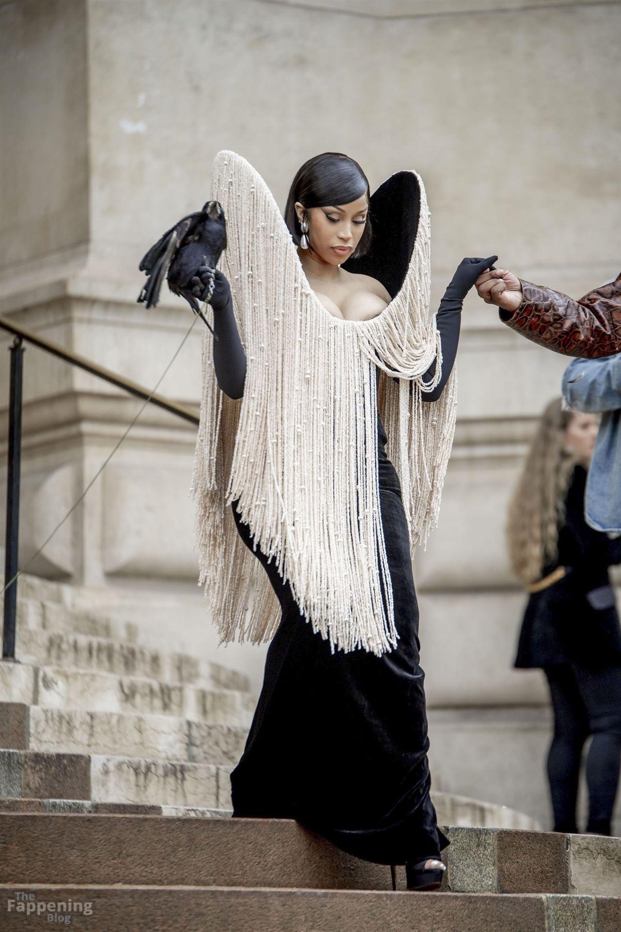 cardi-b-sexy-82-the-fappening-pics_-1