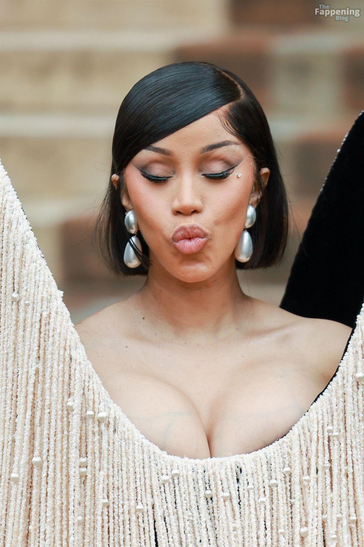cardi-b-sexy-88-the-fappening-pics_-1