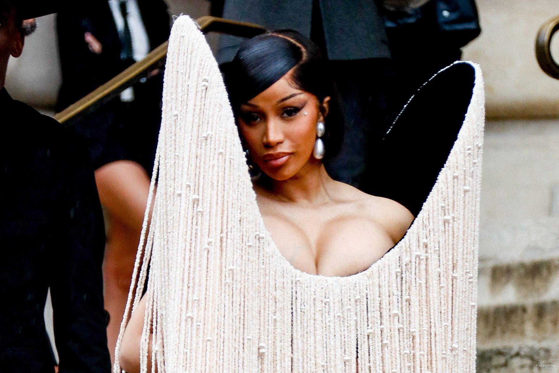 cardi-b-sexy-9-the-fappening-pics_-1