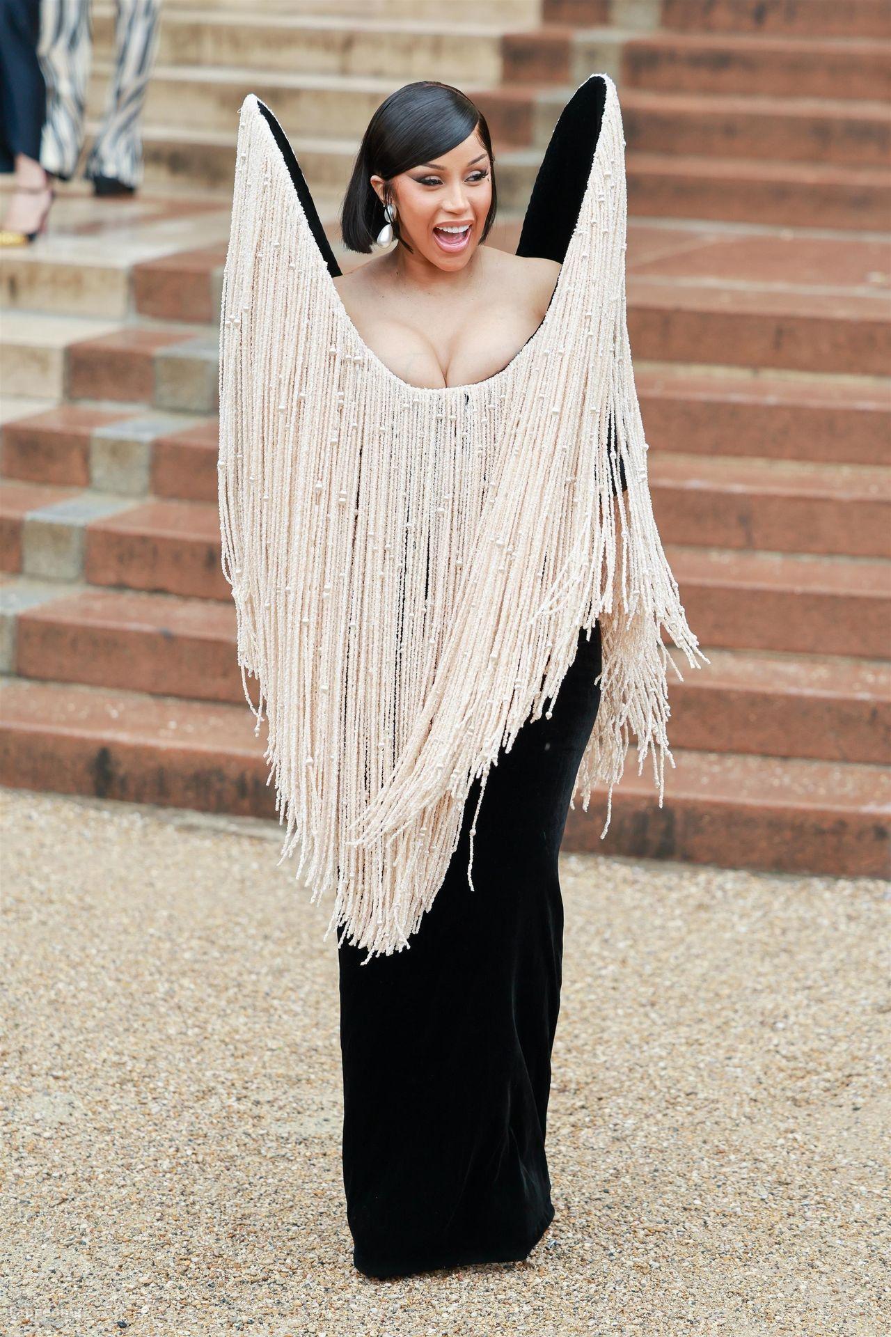 cardi-b-sexy-90-the-fappening-pics_-1