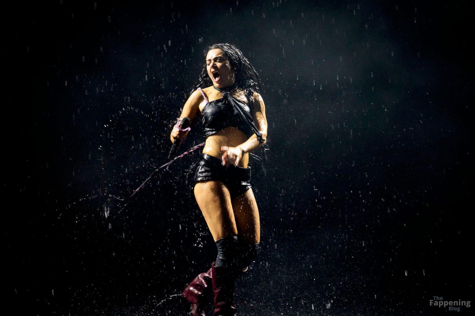 charli-xcx-wet-leather-glastonbury-performance-016-the-fappening-pics_