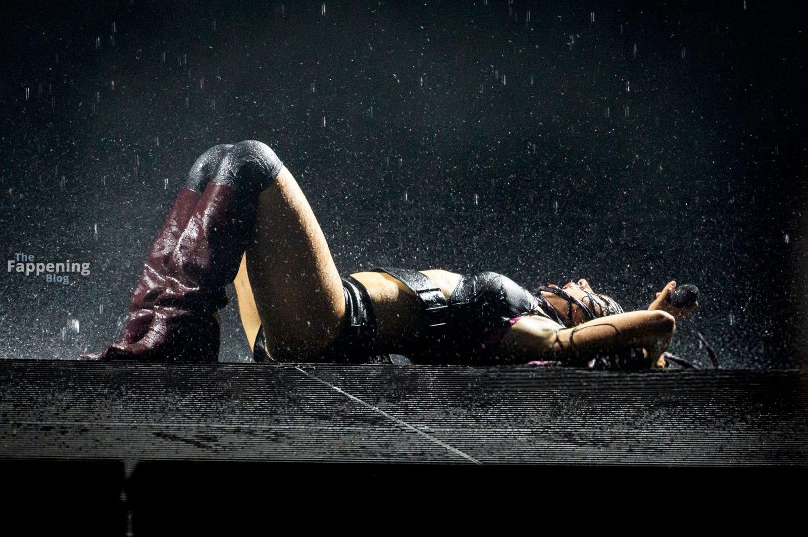 charli-xcx-wet-leather-glastonbury-performance-017-the-fappening-pics_
