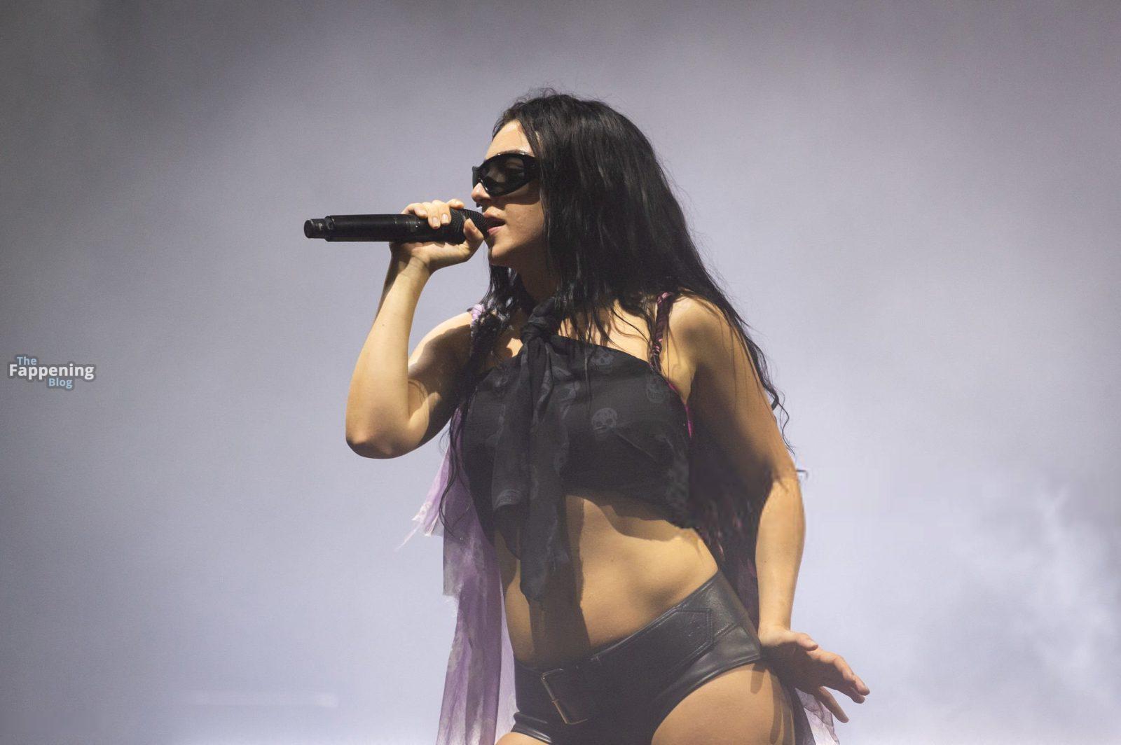charli-xcx-wet-leather-glastonbury-performance-022-the-fappening-pics_