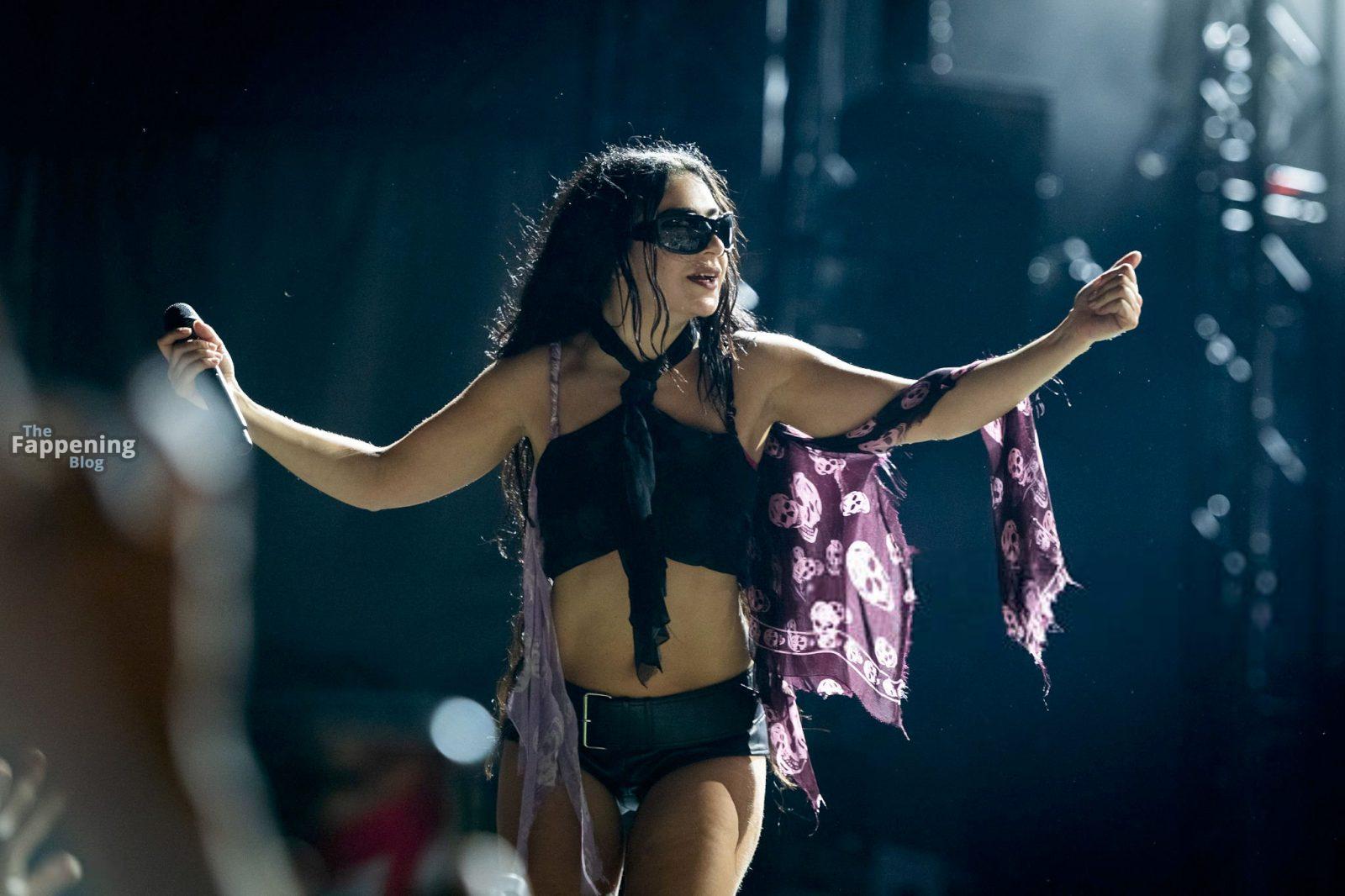 charli-xcx-wet-leather-glastonbury-performance-028-the-fappening-pics_