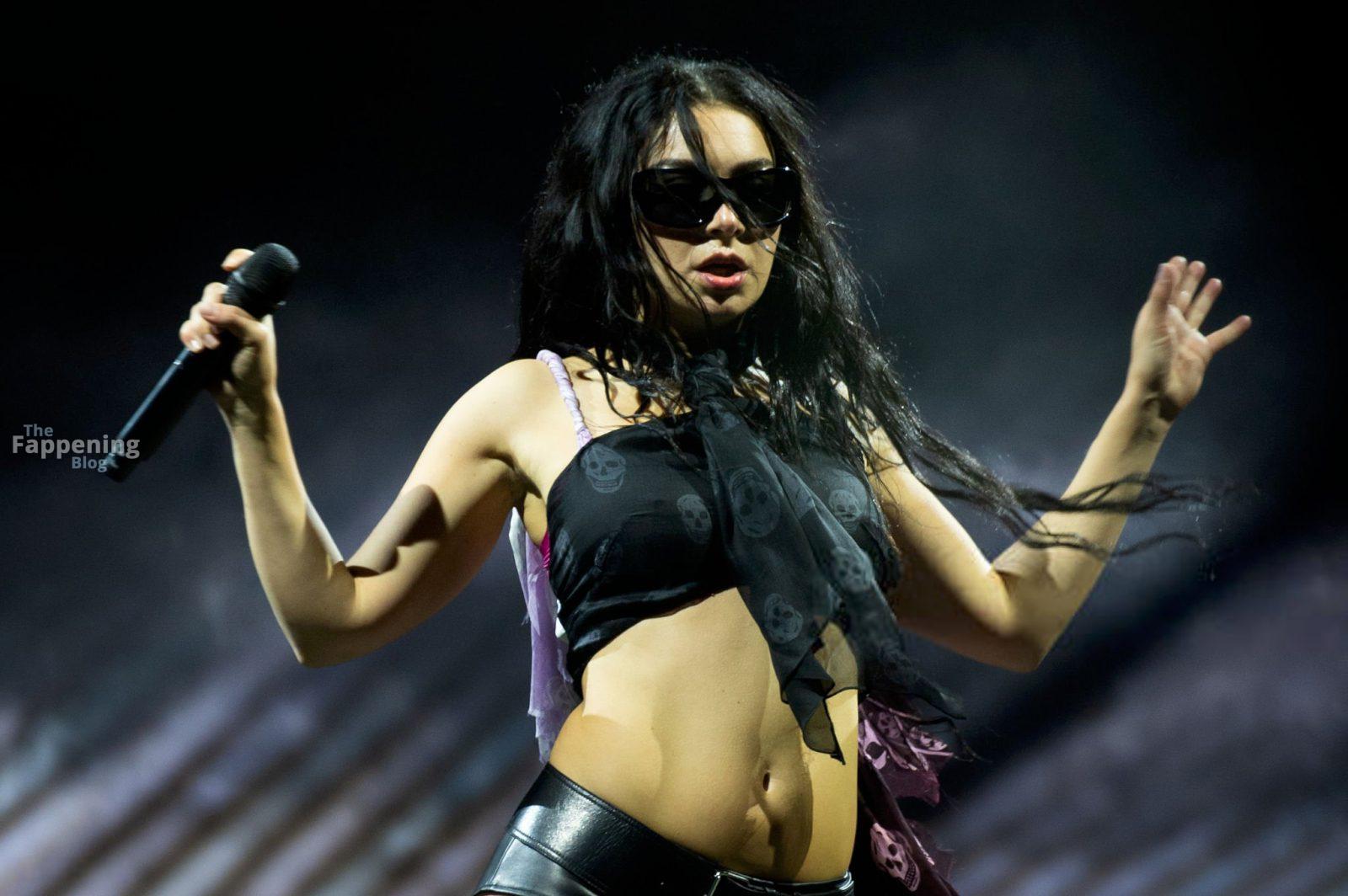 charli-xcx-wet-leather-glastonbury-performance-030-the-fappening-pics_