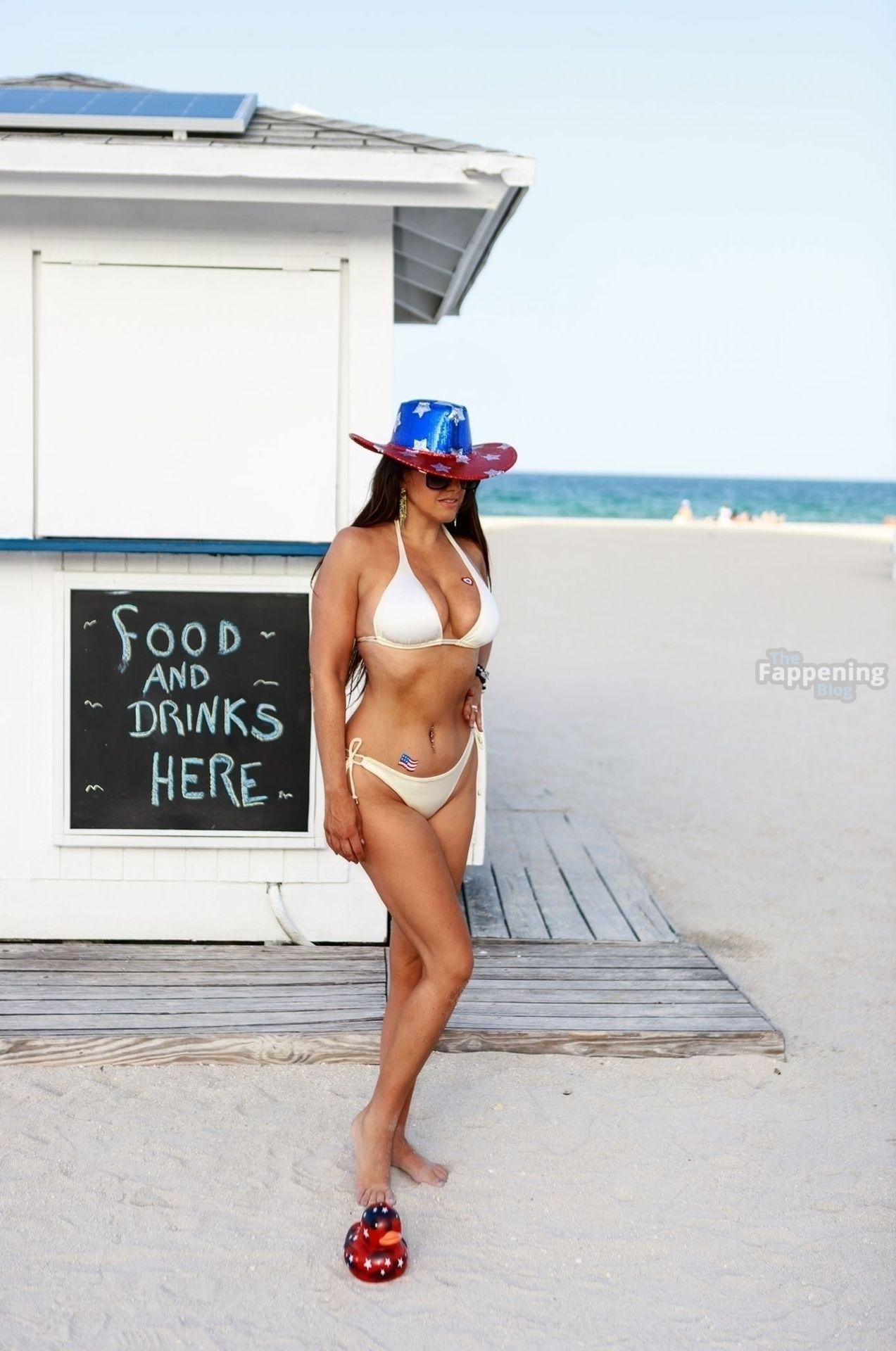 claudia-romani-sexy-3-the-fappening-pics_