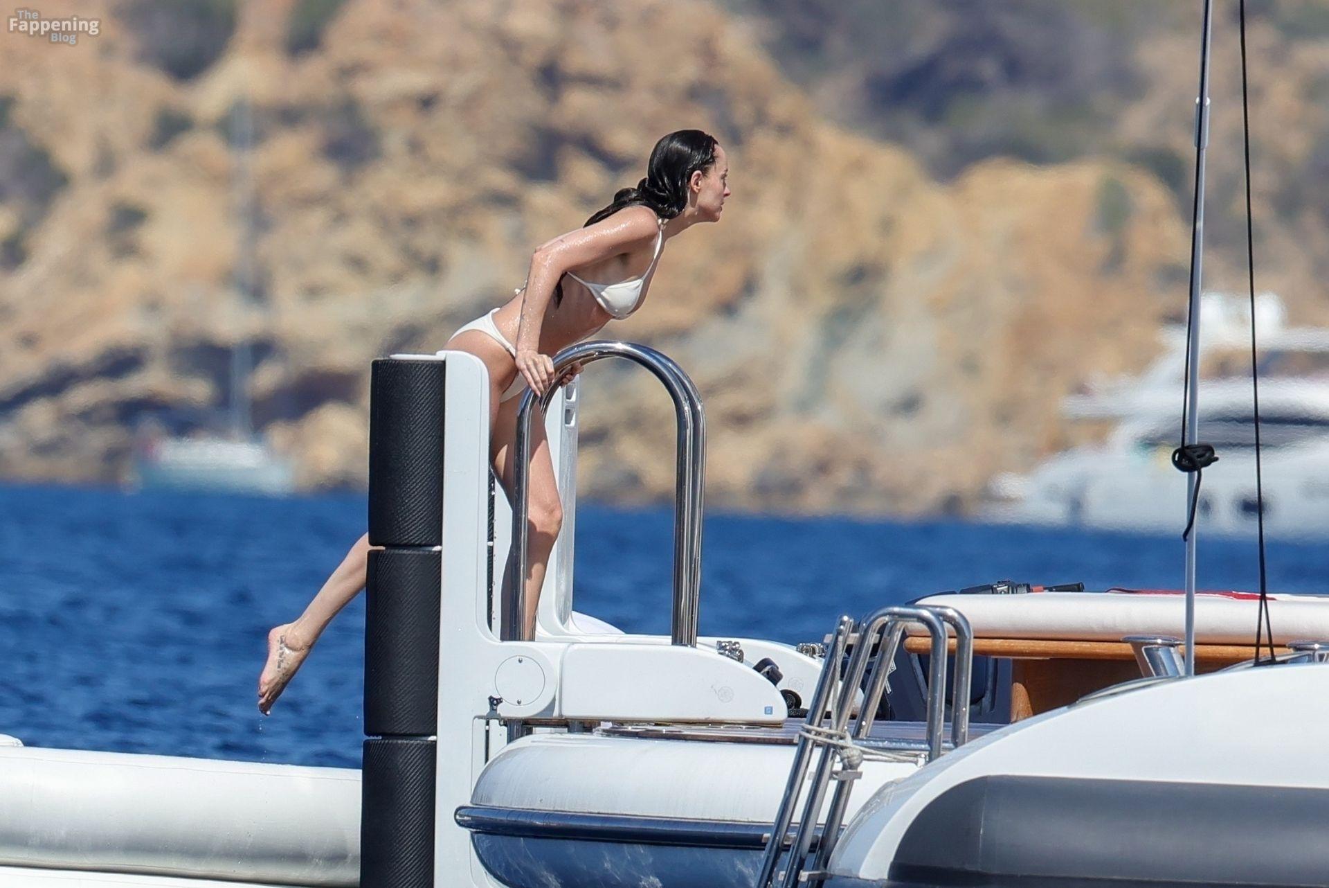 dakota-johnson-sexy-20-the-fappening-pics_