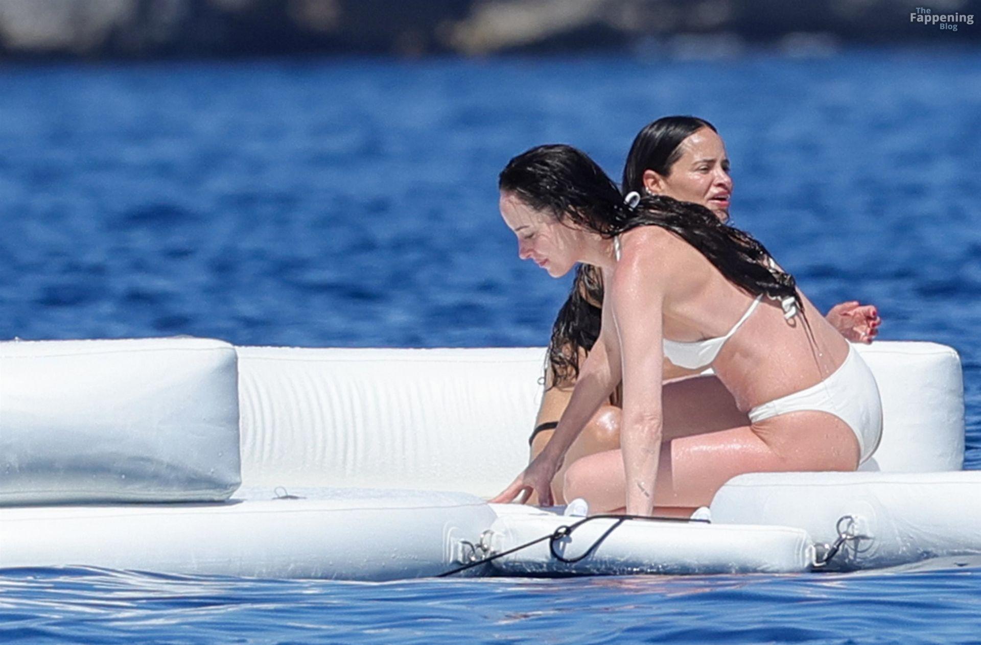 dakota-johnson-sexy-28-the-fappening-pics_