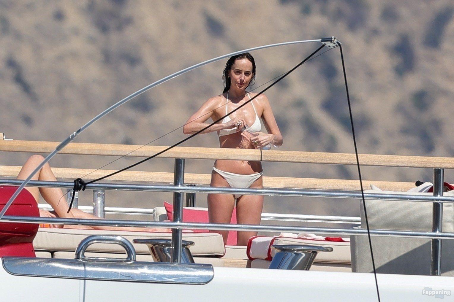 dakota-johnson-white-bikini-body-ibiza-yacht-015-the-fappening-pics_